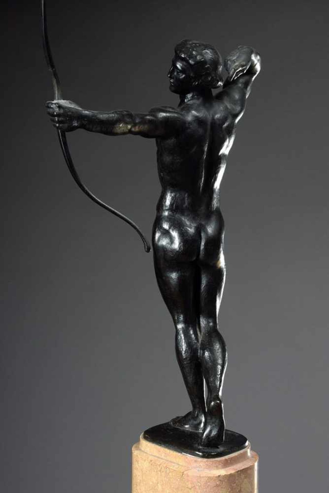 Lederer, Hugo (1871-1940) "Archer" on a two-coloured marble column with oval shaft and - Bild 12 aus 16