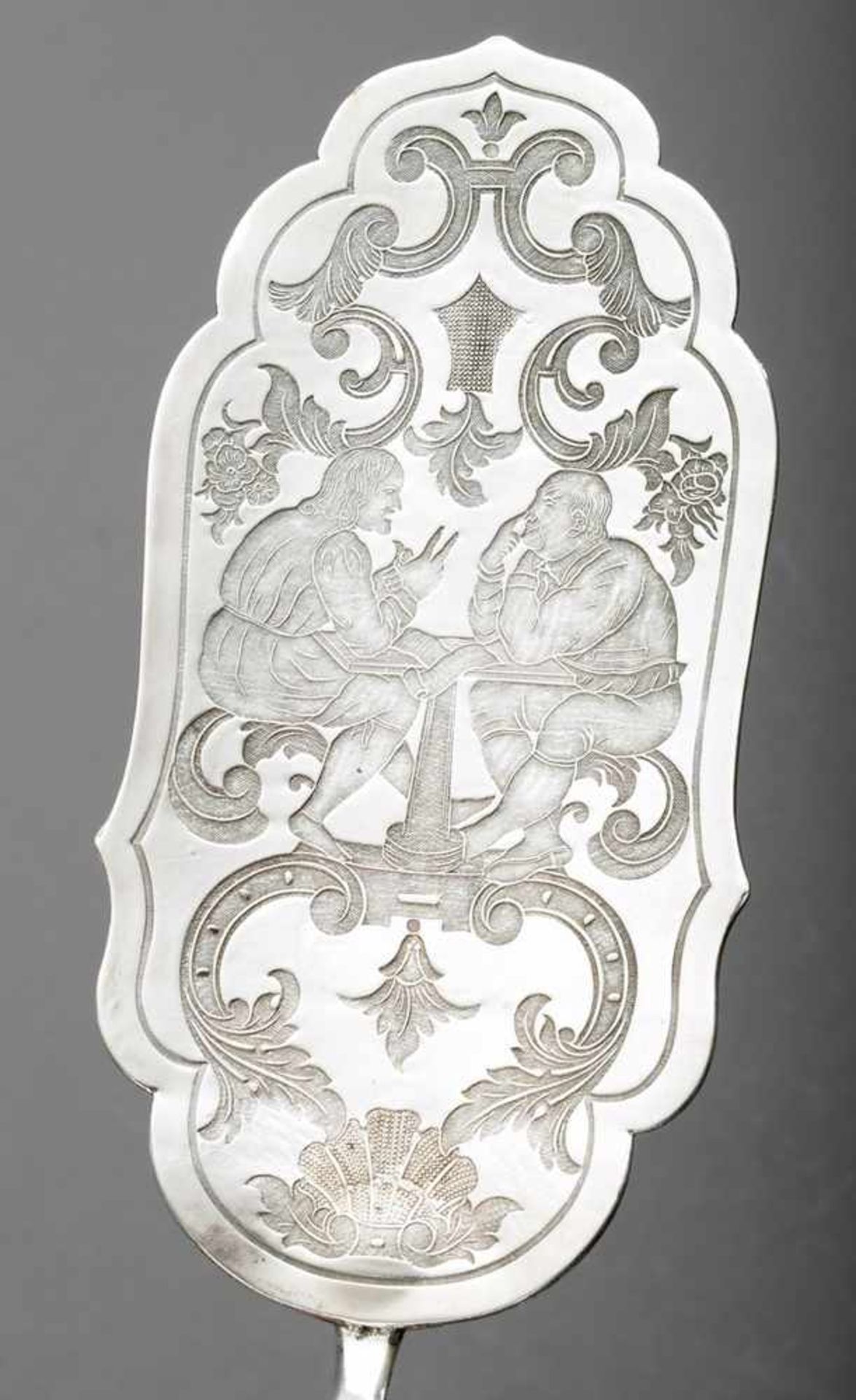 2 Various Biedermeier cake lifters with punched motifs "Sea animals"/"Two men at the table", silver, - Bild 3 aus 7