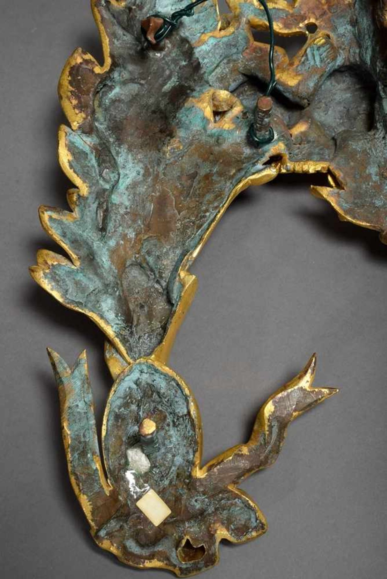 Pair of large, fire-gilt bronze wall decorations "Flower garlands and laurel branches with ribbons", - Bild 5 aus 7