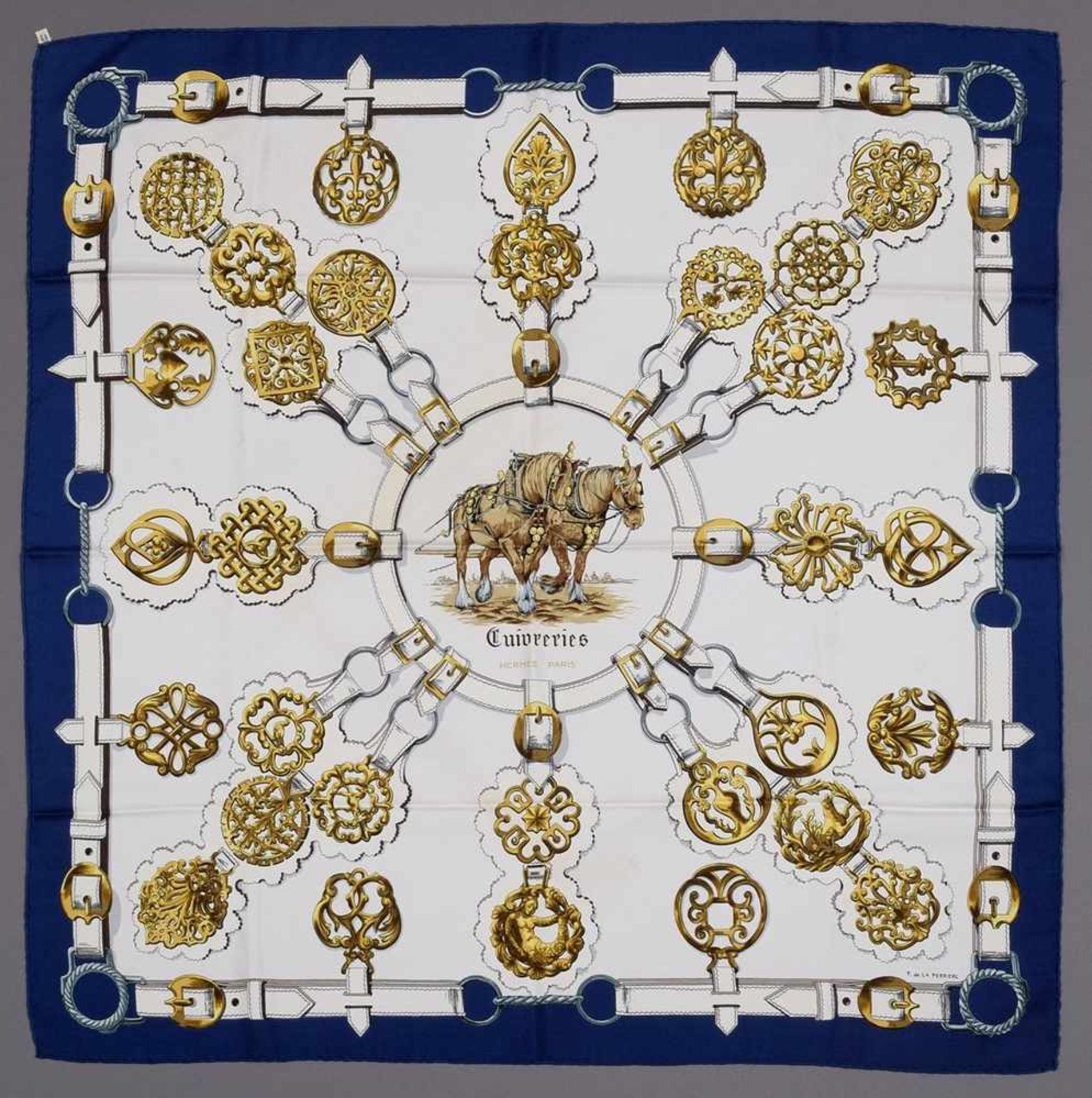 Hermès Carré "Cuivreries" white/dark blue, Entw.: Francoise de la Perriere, silk, 90x90cm, small - Bild 2 aus 6