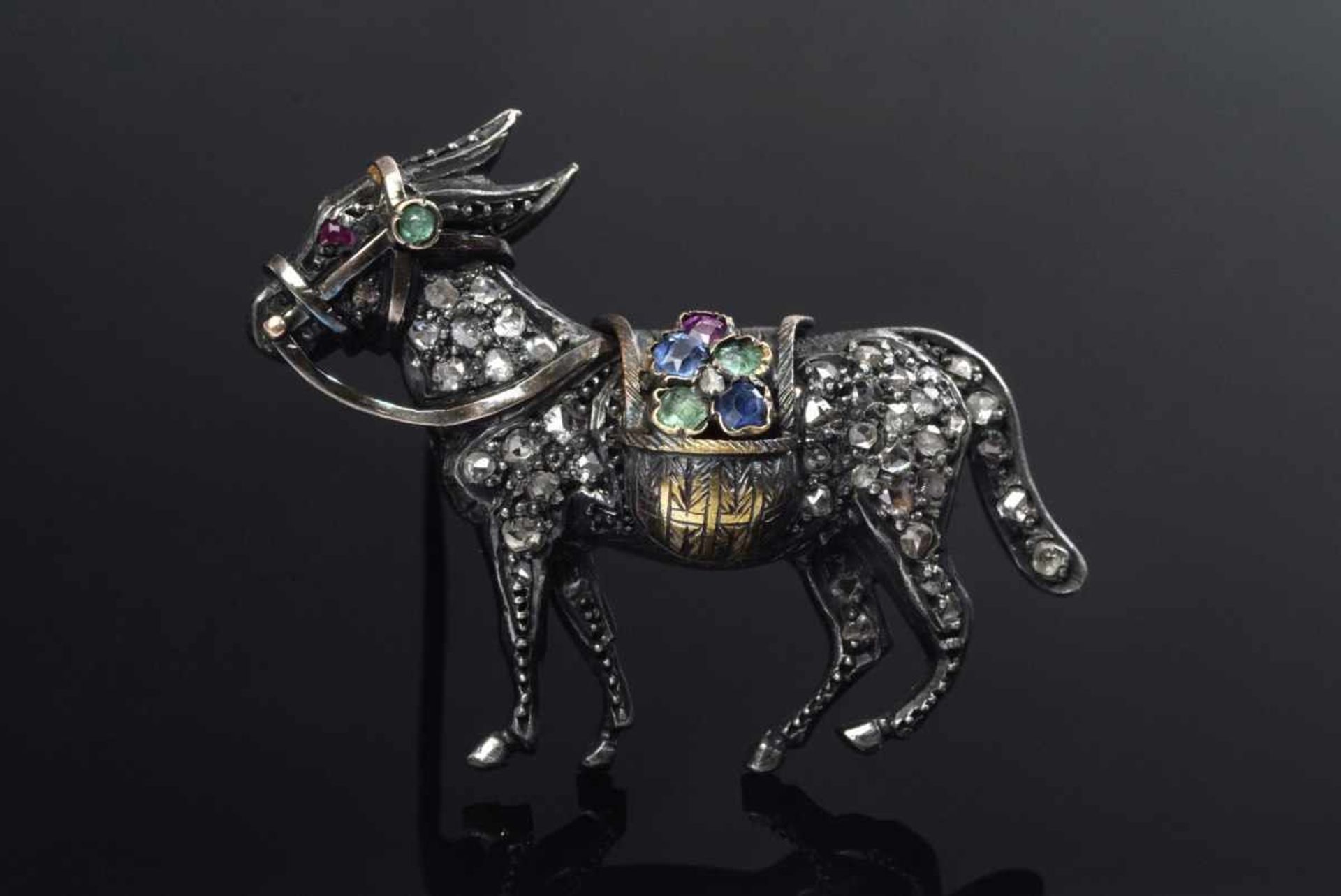 Antique needle "donkey" with diamond roses (add. approx.0.10ct/P/LY-Y) emeralds, sapphires and