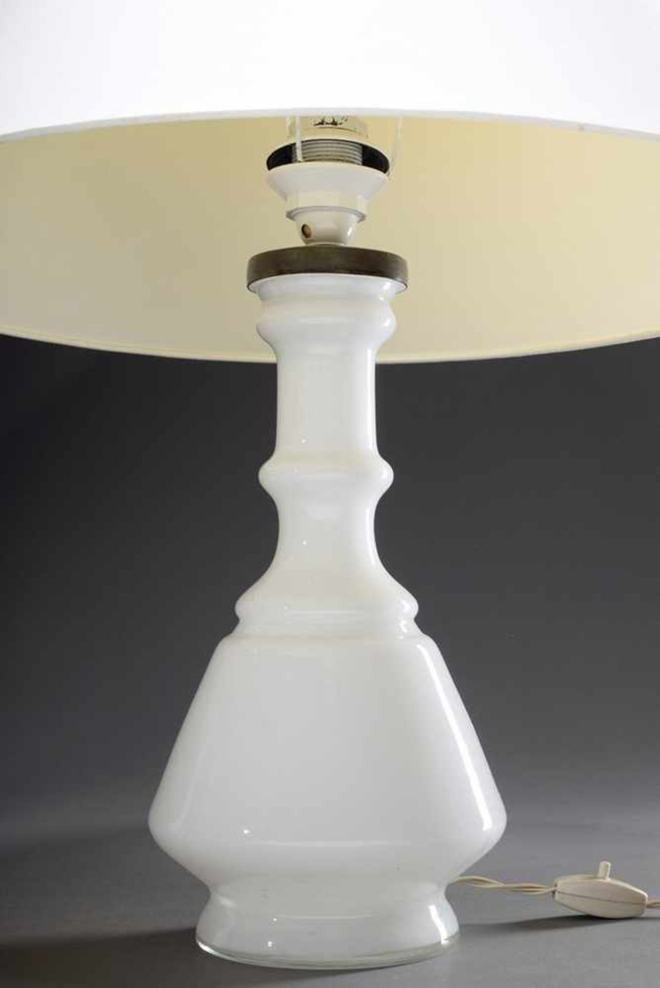 Pair of lamps with milk glass balusters, 1970s, h. 64cmPaar Lampen mit Milchglas Balustern, 1970er - Bild 2 aus 3