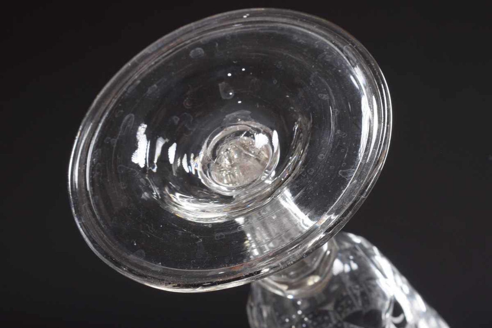 5 Glasses with fine "tendril" and "circle" cut on a faceted shaft with wide plate base, 19th - Image 3 of 3