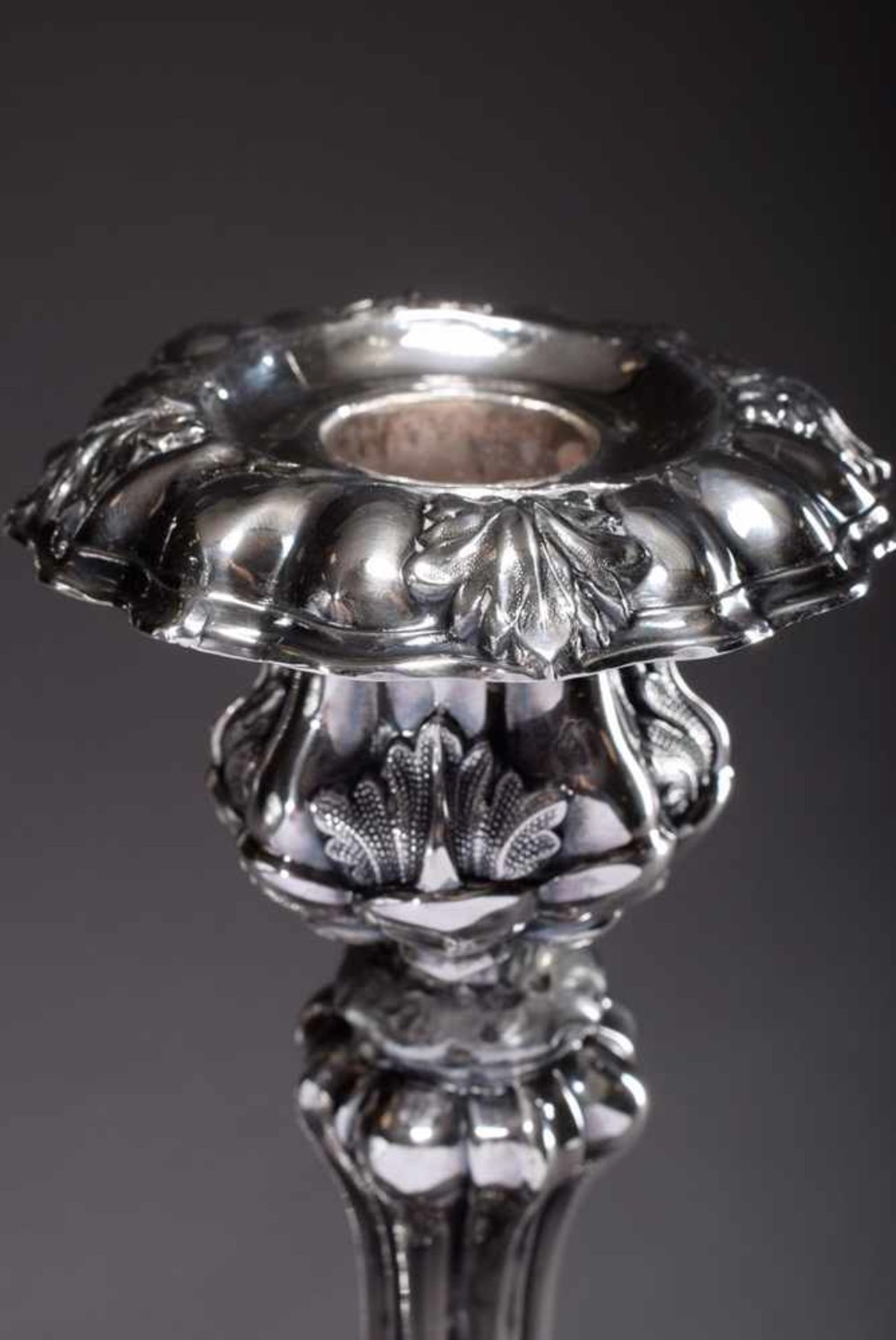 Pair of candlesticks in late Biedermeier Façon, silver 800 (filled), hallmark rubbed off, end of - Bild 3 aus 4