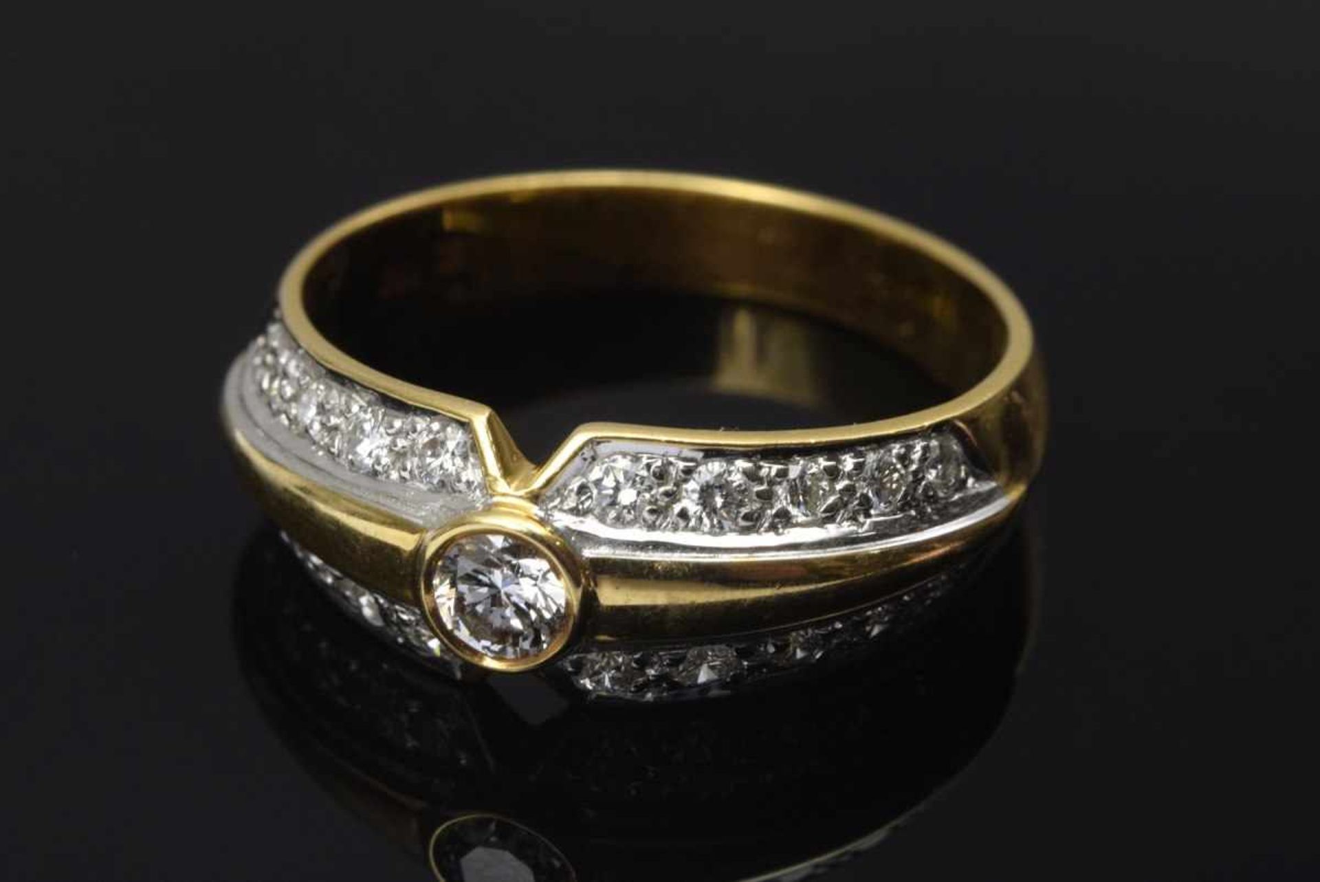 GG/WG 750 ring with diamonds (add. approx. 0.30ct/VS-SI/W), 4.2g, size 54 GG/WG 750 Ring mit - Bild 2 aus 2