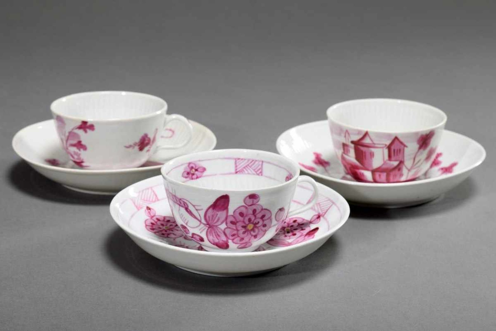 3 Various Wallendorf cups and bowls with purple Camaieu painting "Flowers" and "Architecture" on - Bild 2 aus 3
