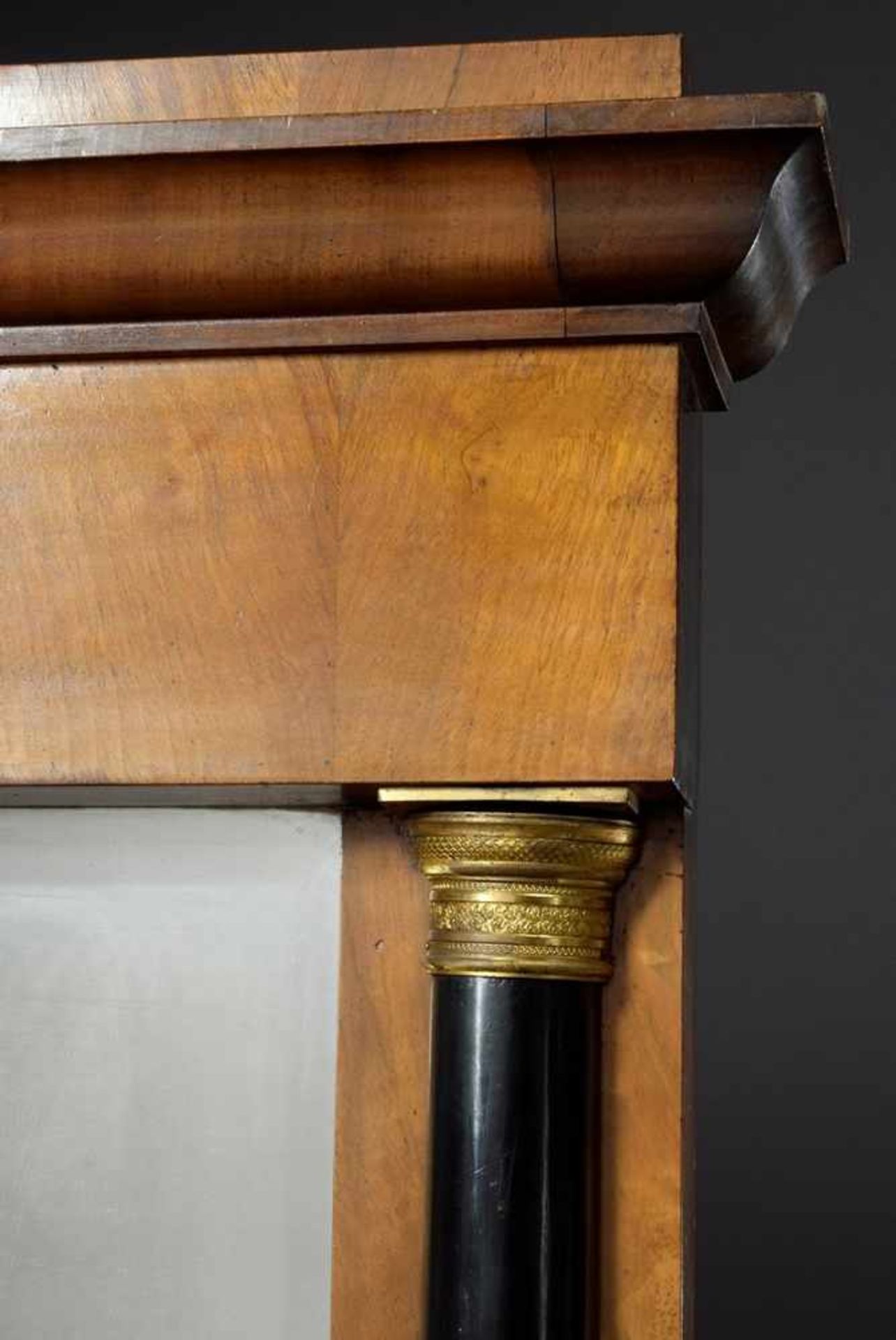 2 parts fourfold console chest (91x90x53cm) on paw feet with mirror (105x88cm), walnut/softwood - Bild 10 aus 13