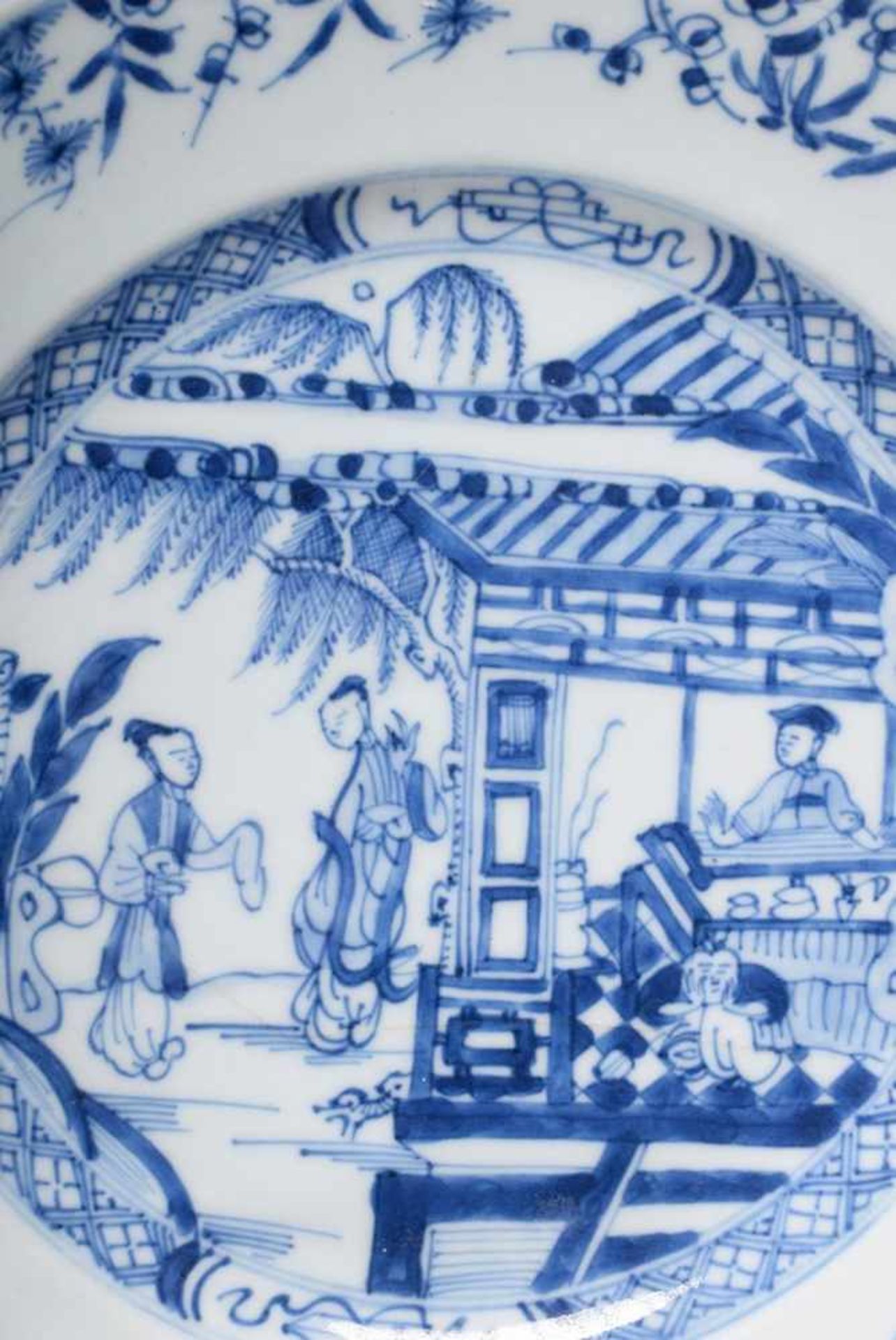 Pair of plates with blue painting decoration "Teahouse scenes", Ø 23cm, 1x chipped at the edge, 1x - Bild 3 aus 7