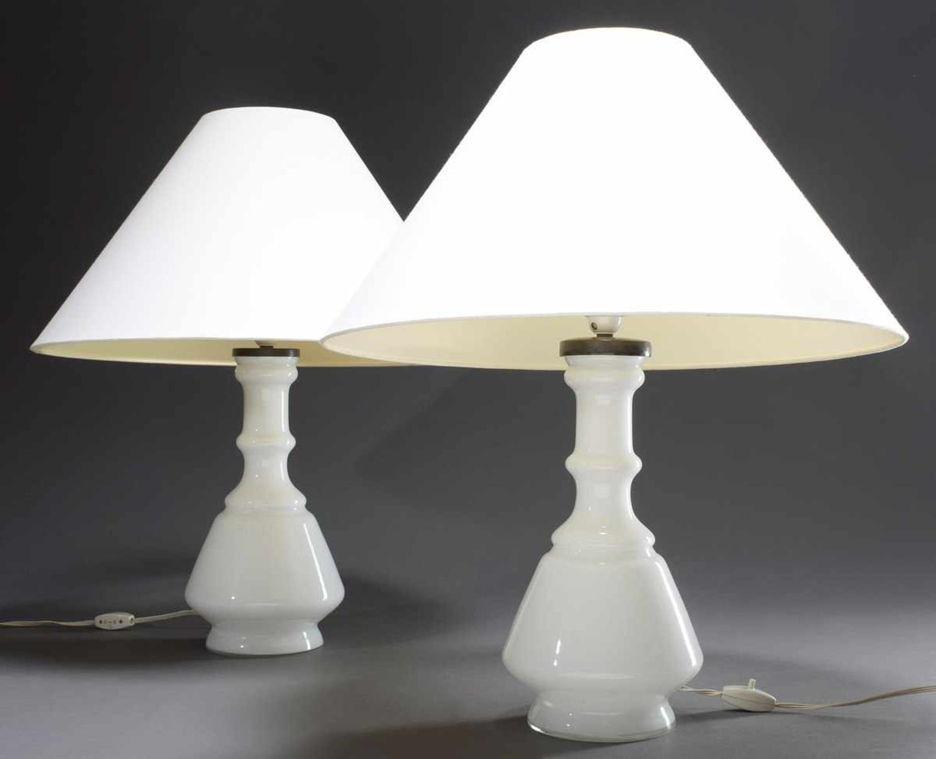 Pair of lamps with milk glass balusters, 1970s, h. 64cmPaar Lampen mit Milchglas Balustern, 1970er - Bild 3 aus 3