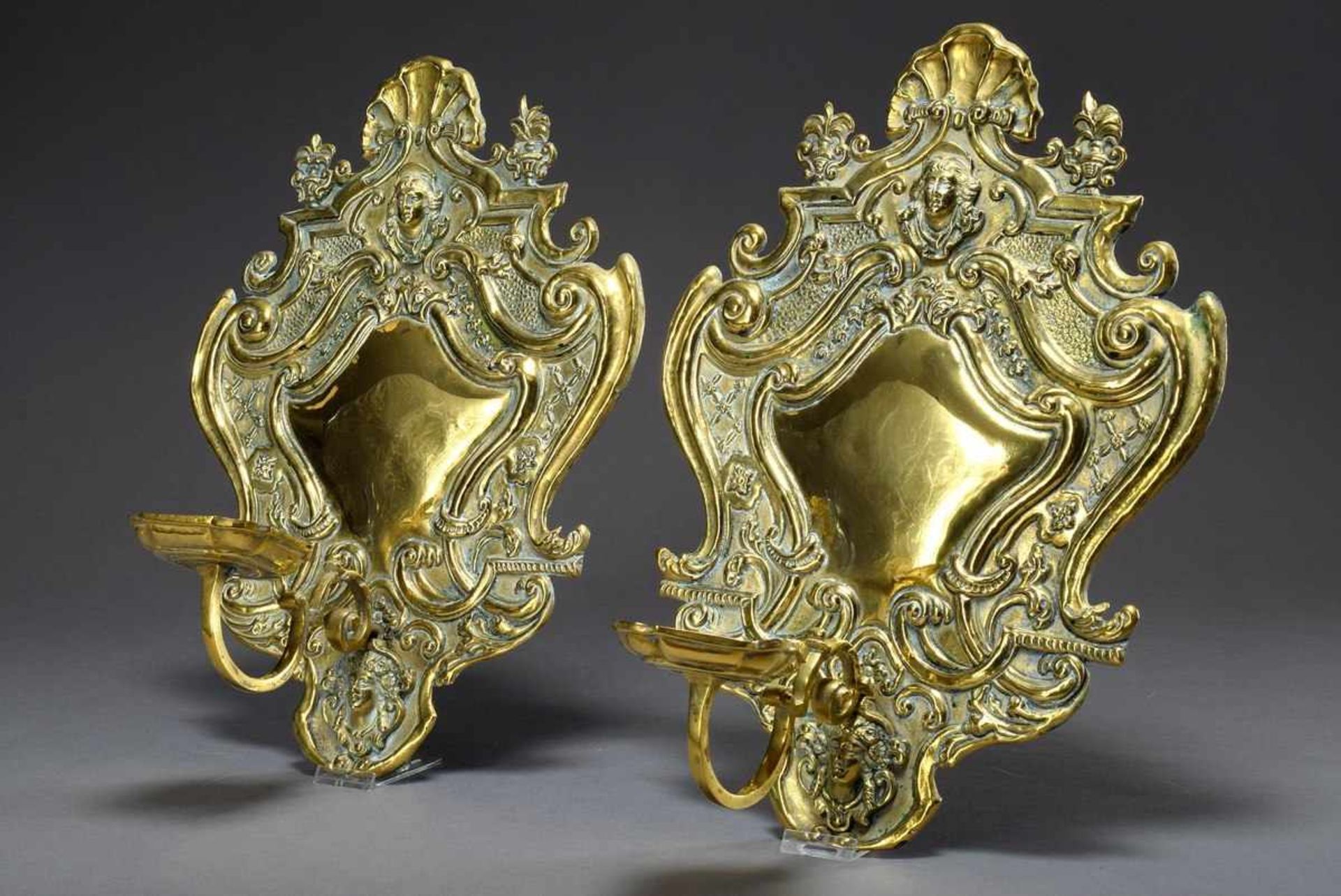 Pair of brass wall blacks with plastic mascarons and volute decoration, 44x32cm, small defects, - Bild 2 aus 12