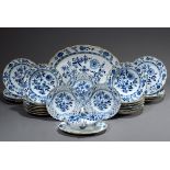 27 Teile Meissen Speiseservice "Zwiebelmuster mit Goldrand", um 1900, bestehend aus: 1 große