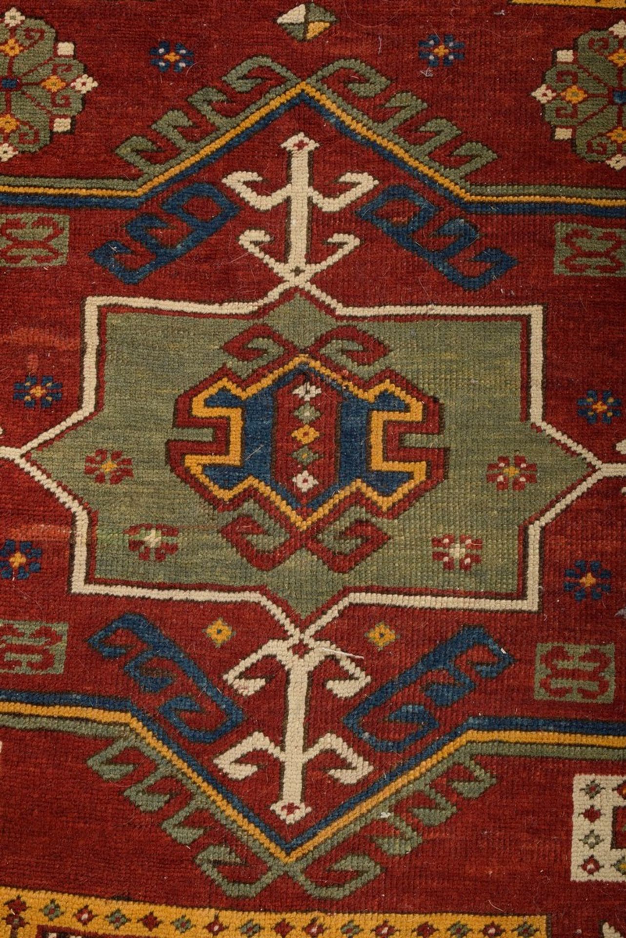 Kleine Kasak Gebetsbrücke mit geometrischer Musterung in starker Farbigkeit, Kaukasus Anfang 20.Jh., - Bild 5 aus 7