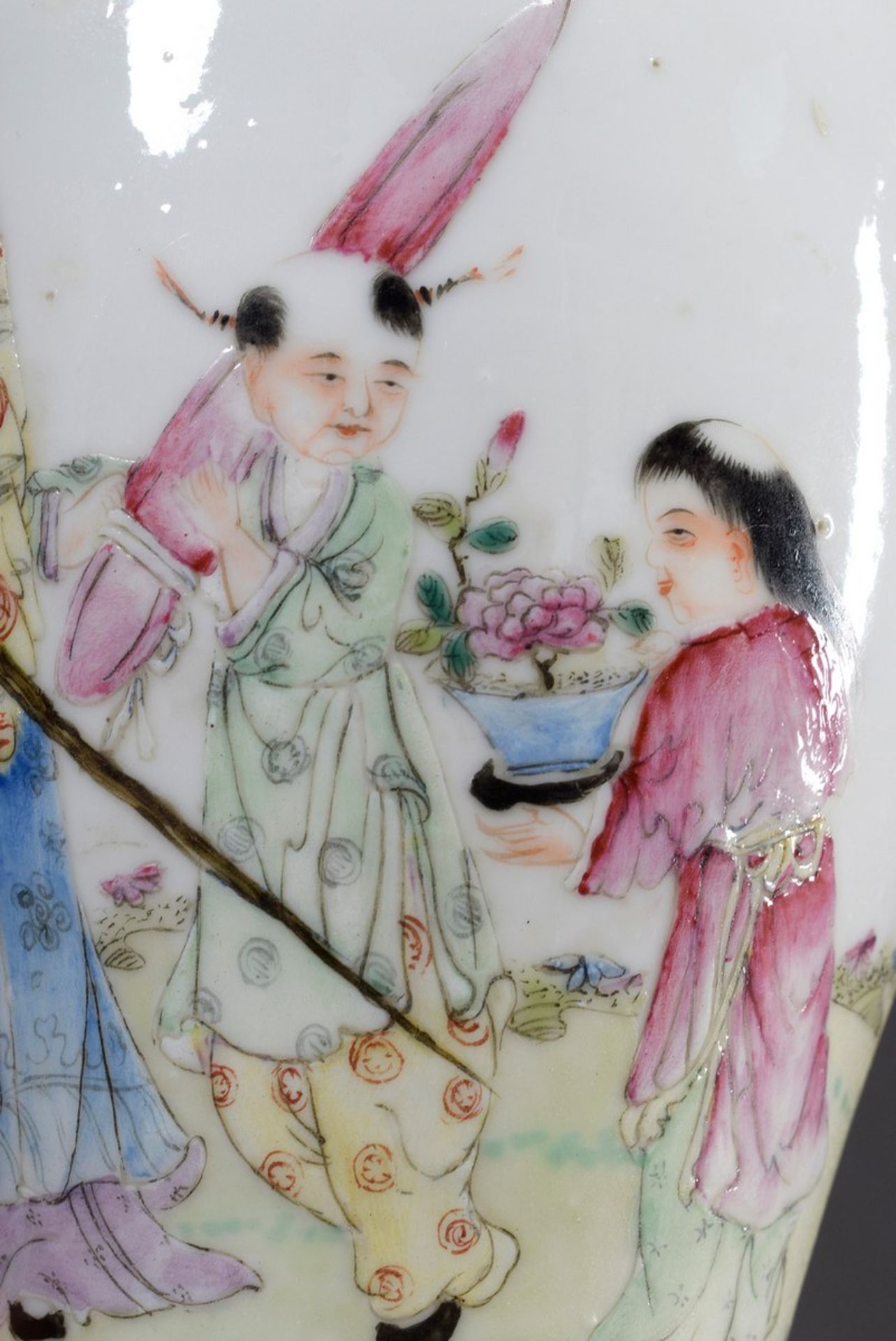 Chinesische Porzellan Vase mit polychromer Bemalung "Weiser und Kinder", Republikzeit, 4 - Image 4 of 5