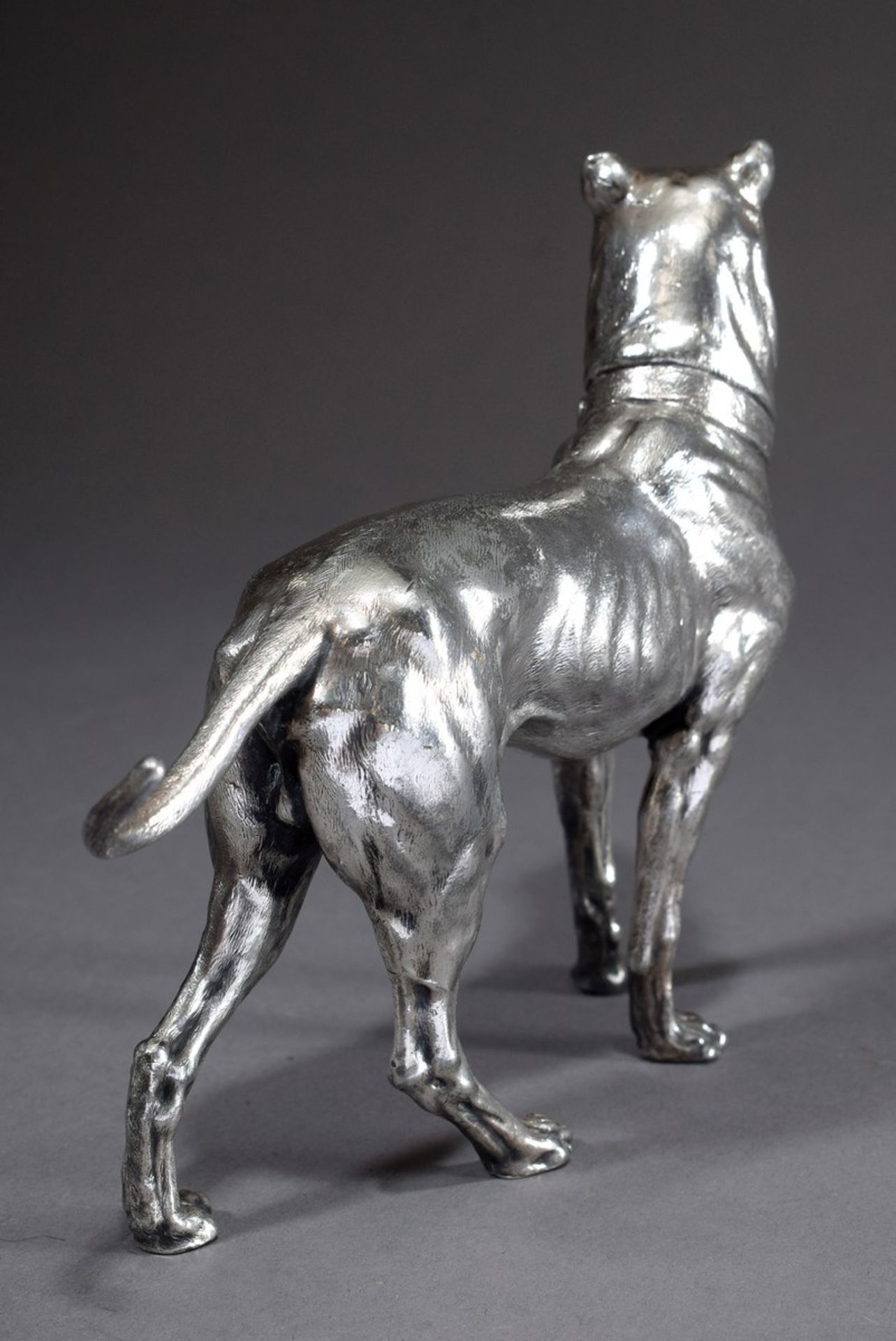 WMF Skulptur "Dogge", Britannia-Metall versilbert, 14,5x19,5cm, leichte Druckstellen - Bild 3 aus 7