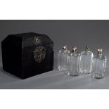 Schwarze, eckige Box mit 4 antiken Kristallflaschen mit Silber Montierung und Beschlägen, innen