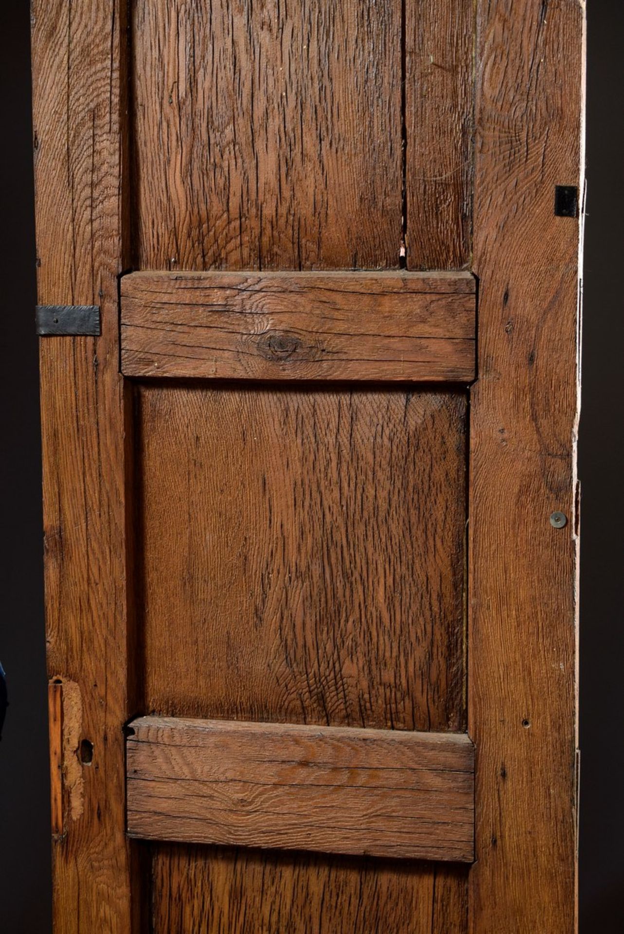 Paar antike Eichen Türen mit floral geschmiedeten Eisenbeschlägen, ca. 226x70cm, kleine Defekte, - Bild 3 aus 10