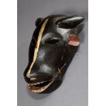 Ibibio Tiermaske mit beweglichem Kiefer, Holz geschnitzt, schwarz gefärbt, wohl Nigeria, 36x23cm,