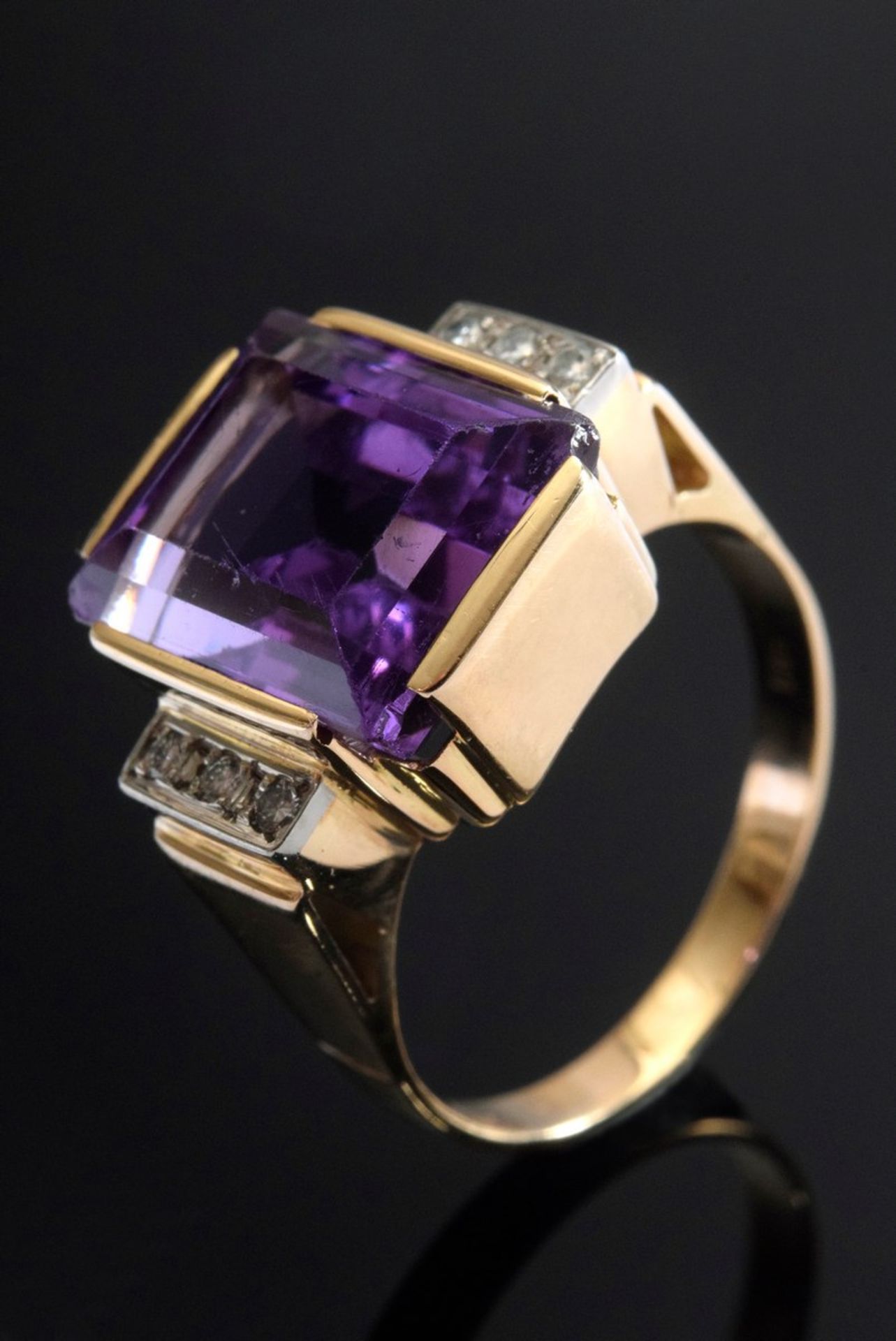 Attraktiver GG Ring mit Brillanten (zus. ca. 0.03ct/SI/W) und Amethyst, 7,2g, Gr. 55, Tragespuren,