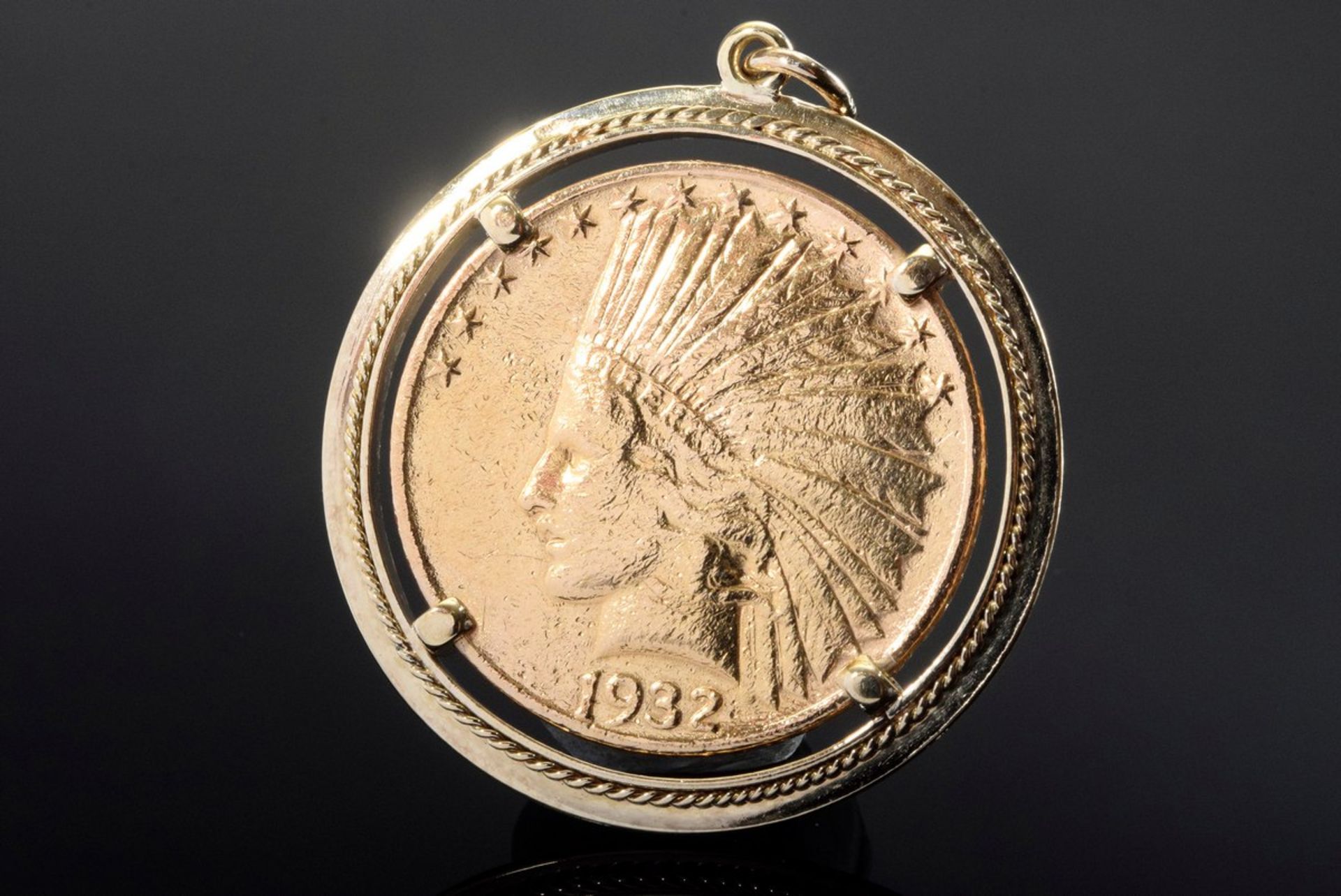 Münzanhänger mit GG 900 Münze "Eagle 10 Dollars USA 1932" in GG 585 Fassung, 21,4g, Ø 3,4cm,