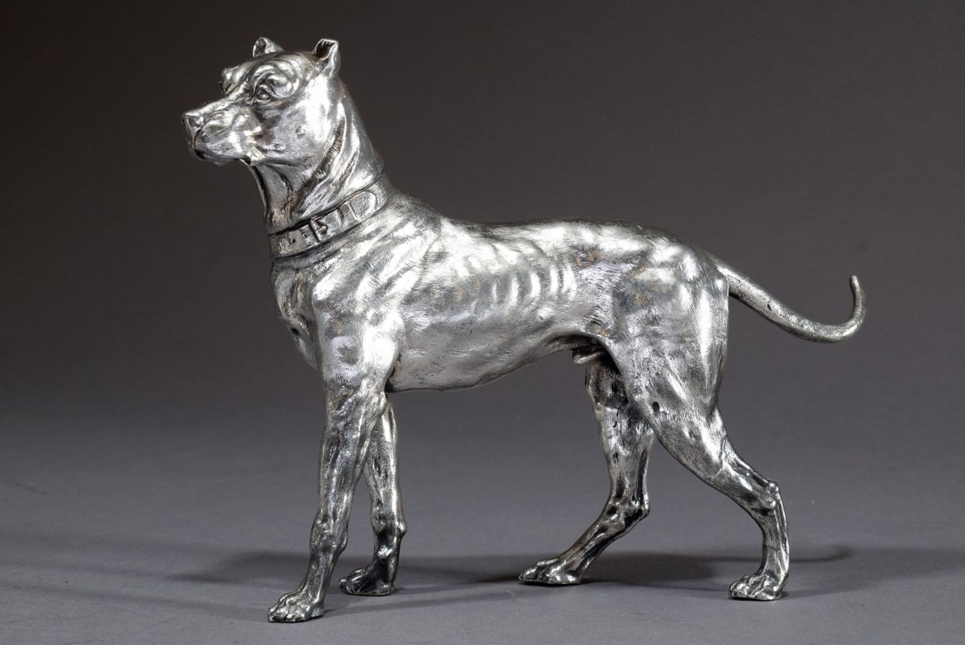 WMF Skulptur "Dogge", Britannia-Metall versilbert, 14,5x19,5cm, leichte Druckstellen