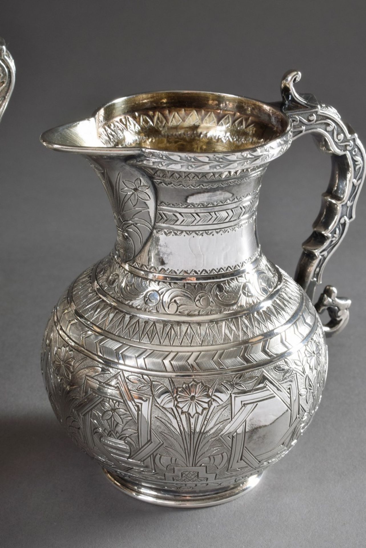 3 Teile viktorianisches Teeset mit reichem Gravurdekor in orientalischem Stil, W & C/Sissons, London - Bild 2 aus 5