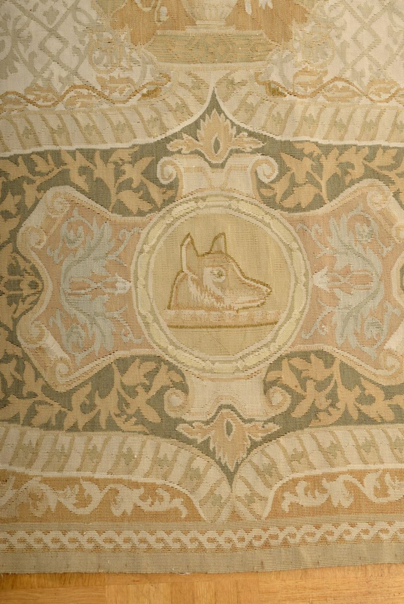 Großer Aubusson Teppich in Grün- und Beigetönen nach altem Vorbild, 20.Jh., 280x310cm - Bild 6 aus 9