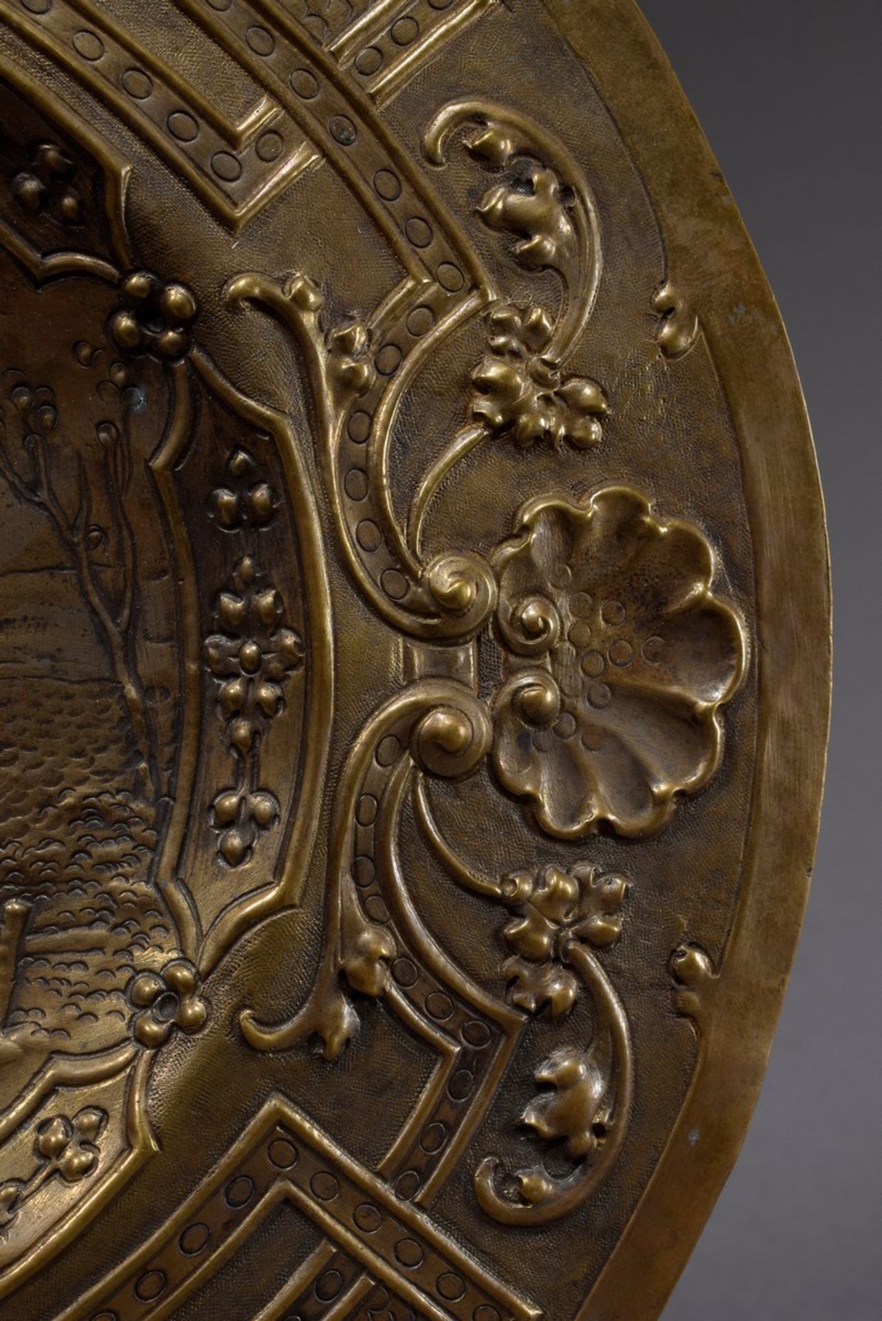 Ovale Schauplatte mit allegorischem Relief "Die Hoffnung - Frauengestalt, einen Anker haltend am - Bild 4 aus 5