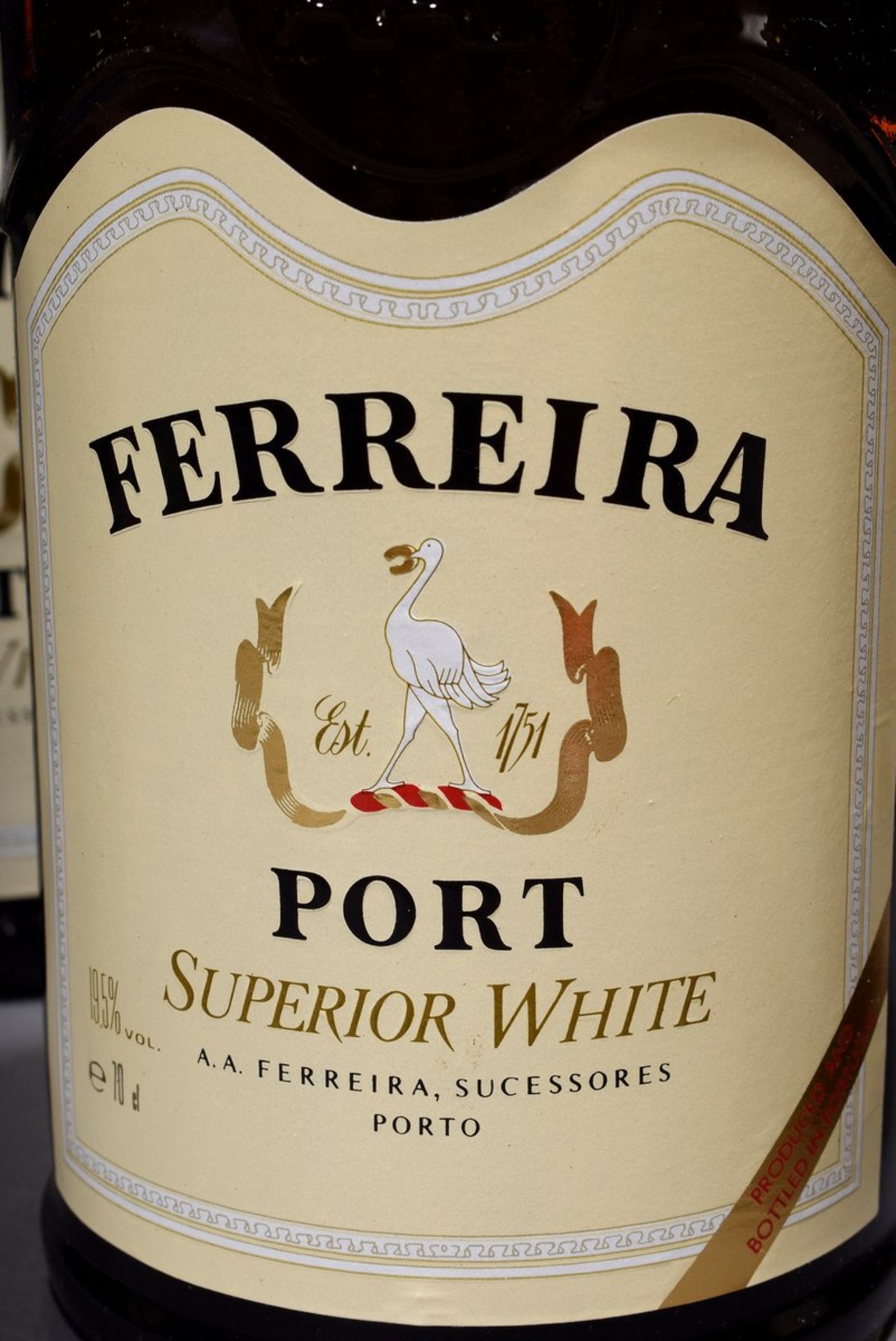 8 Flaschen Portwein "Ferreira Port Superior White", Portugal, kein Jg., 20. Jh., enthält Sulfite8 - Bild 2 aus 5