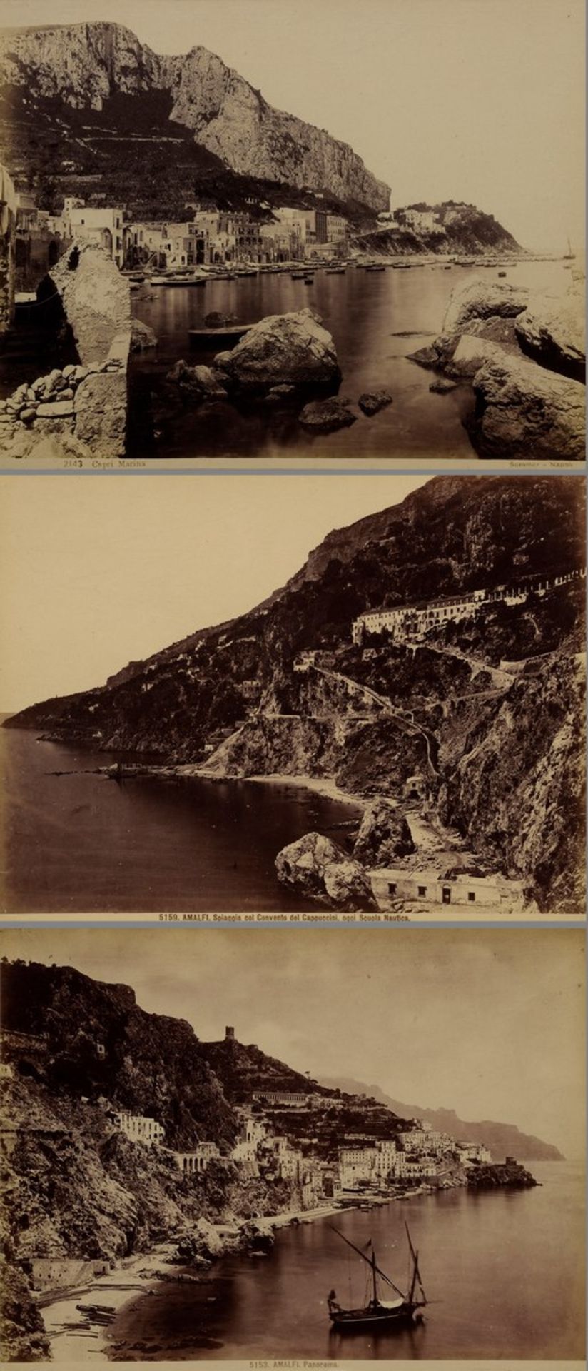 3 Diverse alte Souvenirfotos „Amalfi Küste" und „Capri“, 19,5x25cm (m.R. 31x41cm), leicht fleckig3