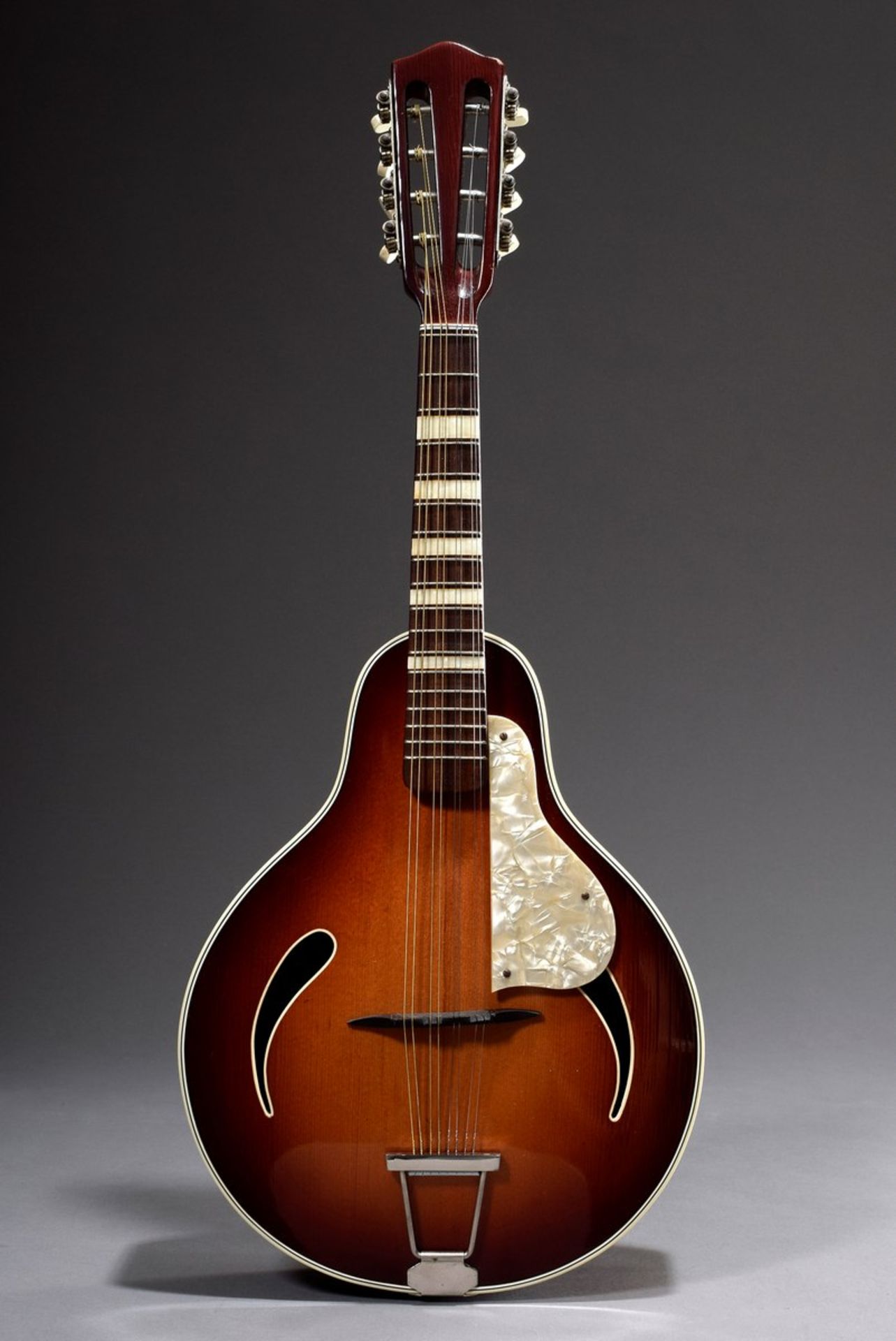 Jazz Mandoline "Cat Eye" von Höfner, Modell 542, um 1950/60, Korpuslänge 33cm, Gesamtlänge 63,5cm, - Bild 2 aus 10
