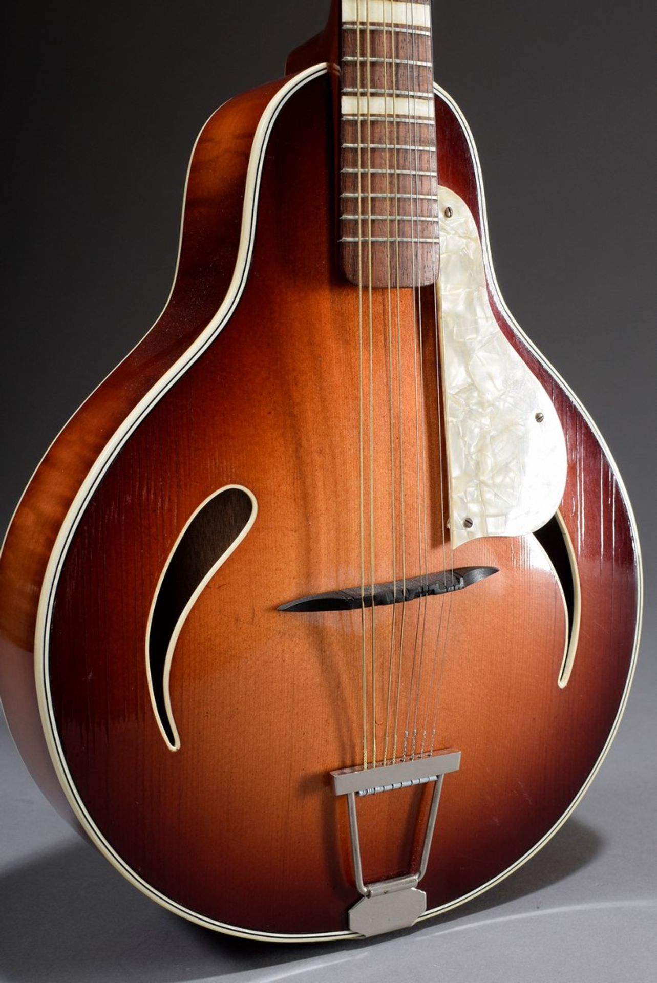 Jazz Mandoline "Cat Eye" von Höfner, Modell 542, um 1950/60, Korpuslänge 33cm, Gesamtlänge 63,5cm, - Bild 4 aus 10