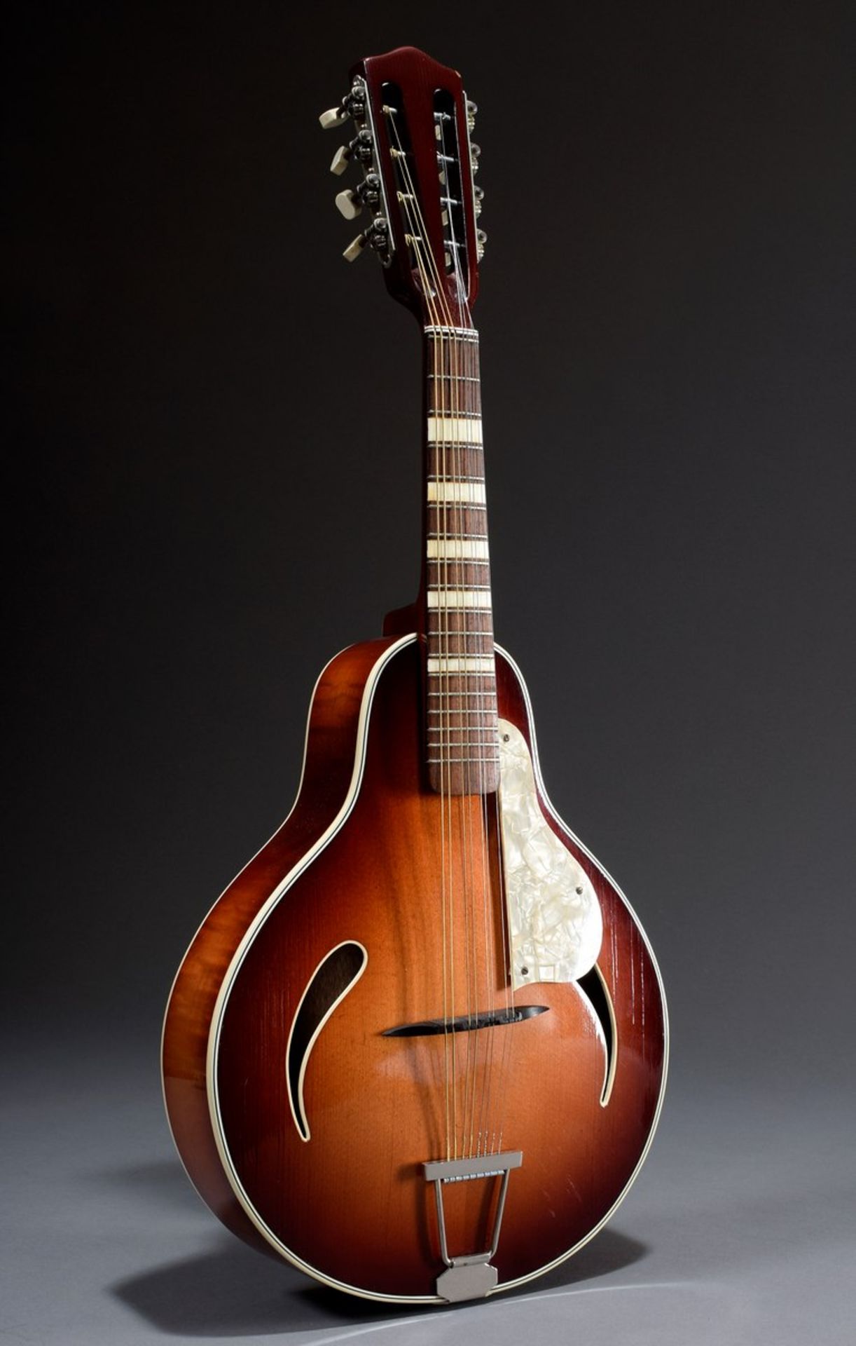 Jazz Mandoline "Cat Eye" von Höfner, Modell 542, um 1950/60, Korpuslänge 33cm, Gesamtlänge 63,5cm,