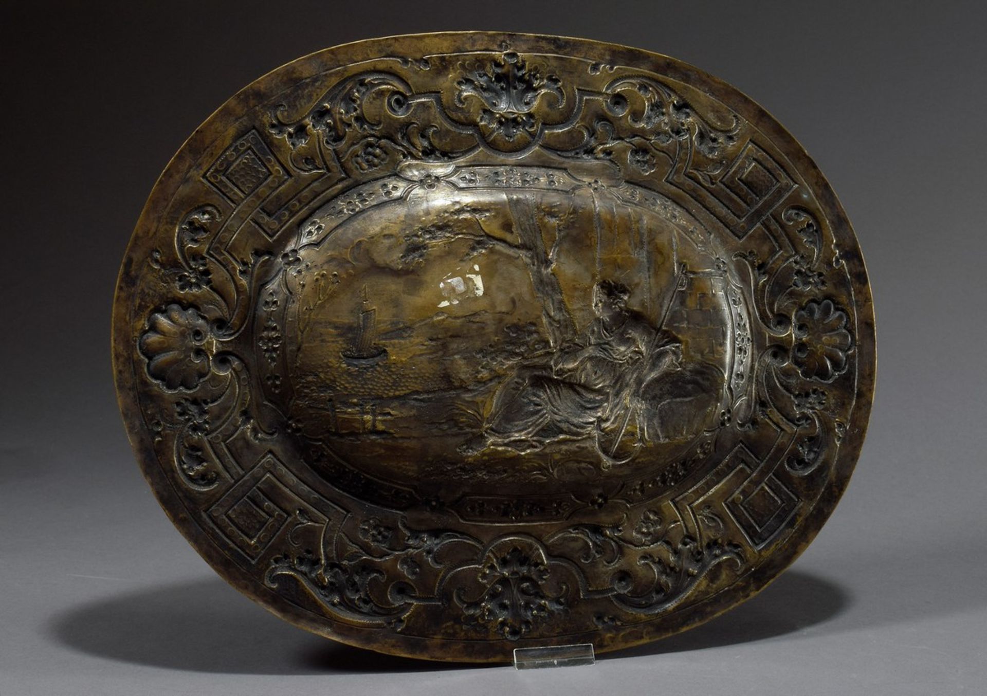Ovale Schauplatte mit allegorischem Relief "Die Hoffnung - Frauengestalt, einen Anker haltend am - Bild 2 aus 5