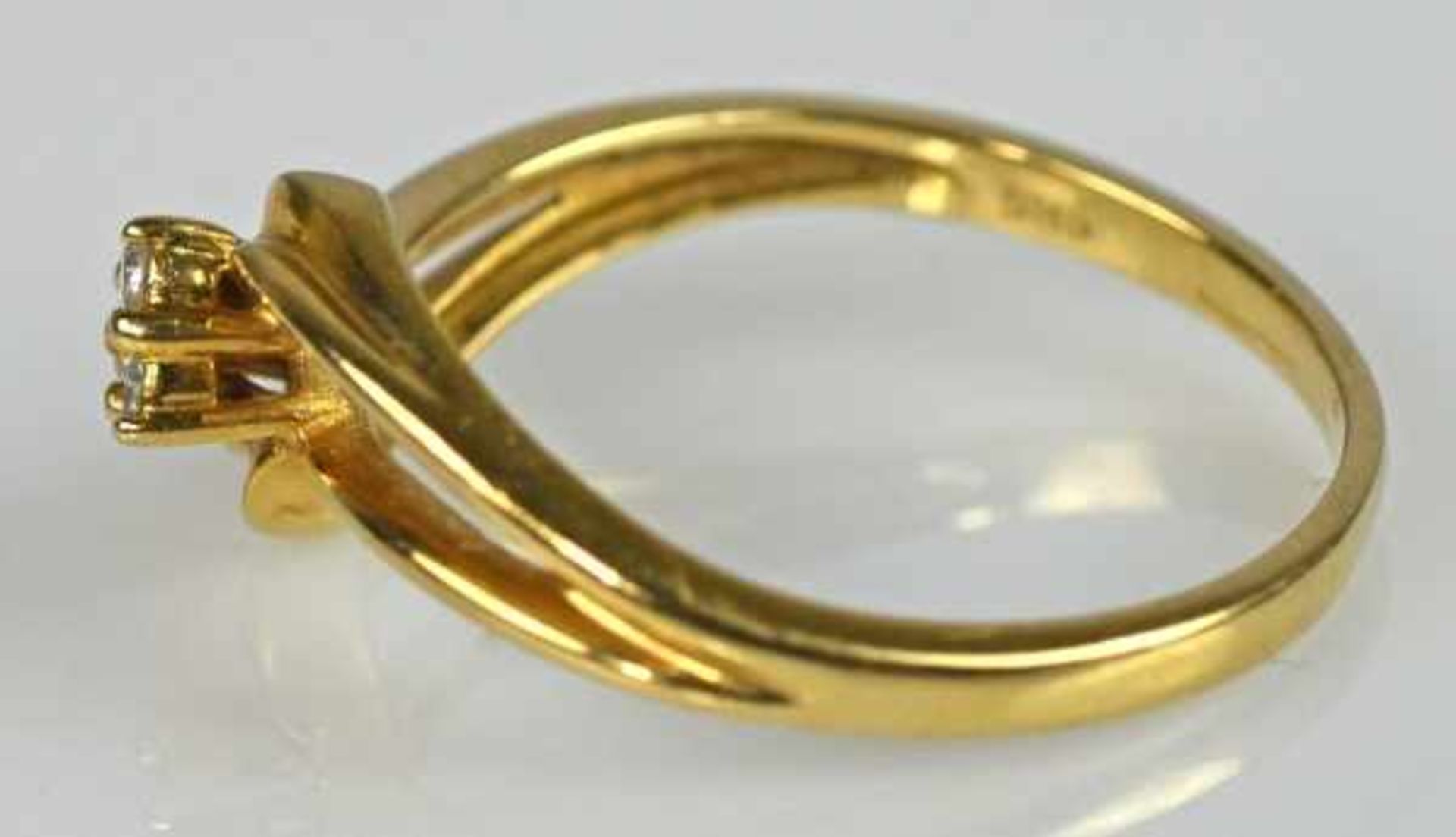 RING besetzt mit drei kleinen Diamanten, Gelbgold 14ct, Gr. 53, 1,96 gr - Bild 4 aus 4