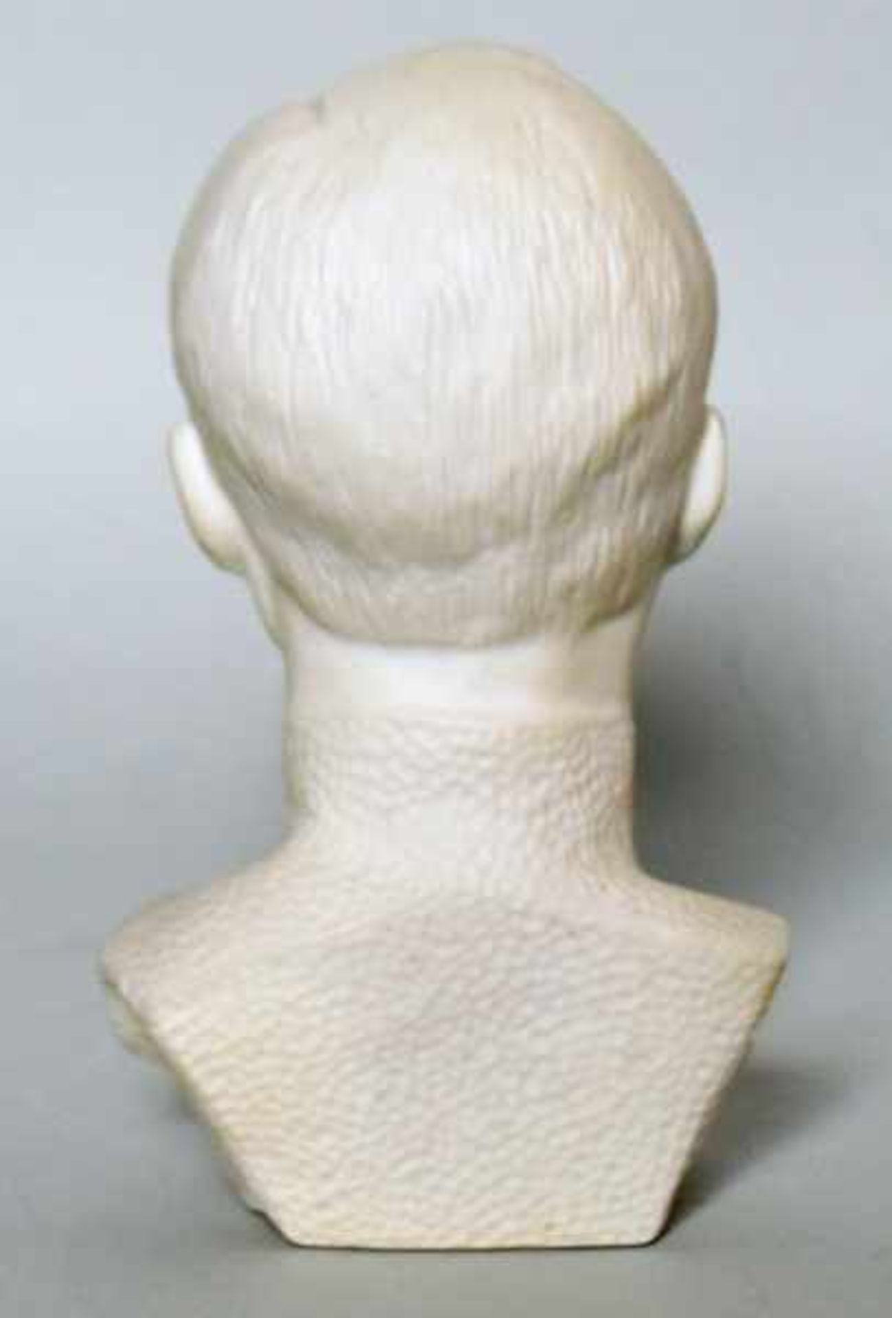 KLEINBÜSTE DZIERZYNSKI Felix, plastischer Kopf, Weißporzellan, Marke Volkstedt, 13 x 7 x 6 cm - Bild 2 aus 3