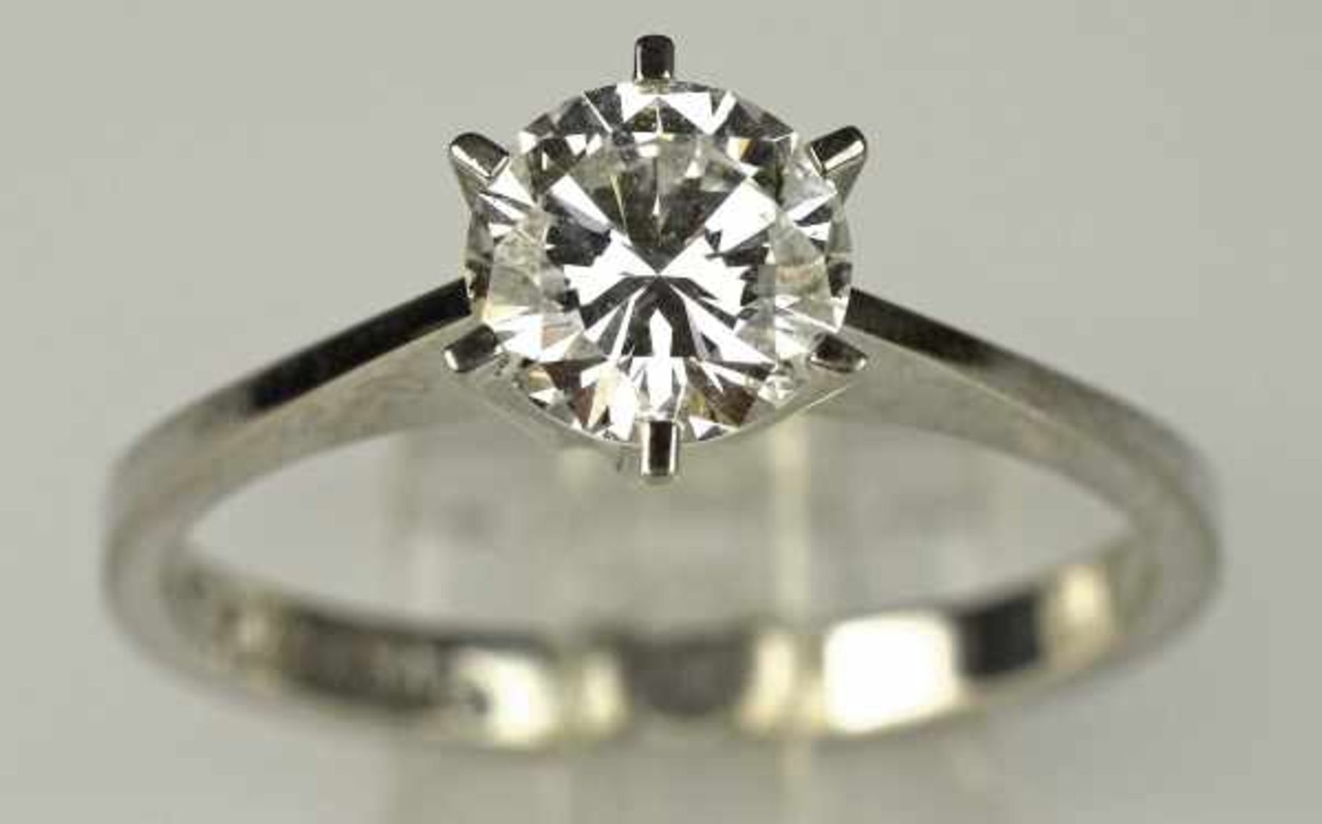 BRILLANTRING Solitärbrillant 1,08ct, wesselton s, in Karppenfassung, Weißgold 18ct, Gr. 57