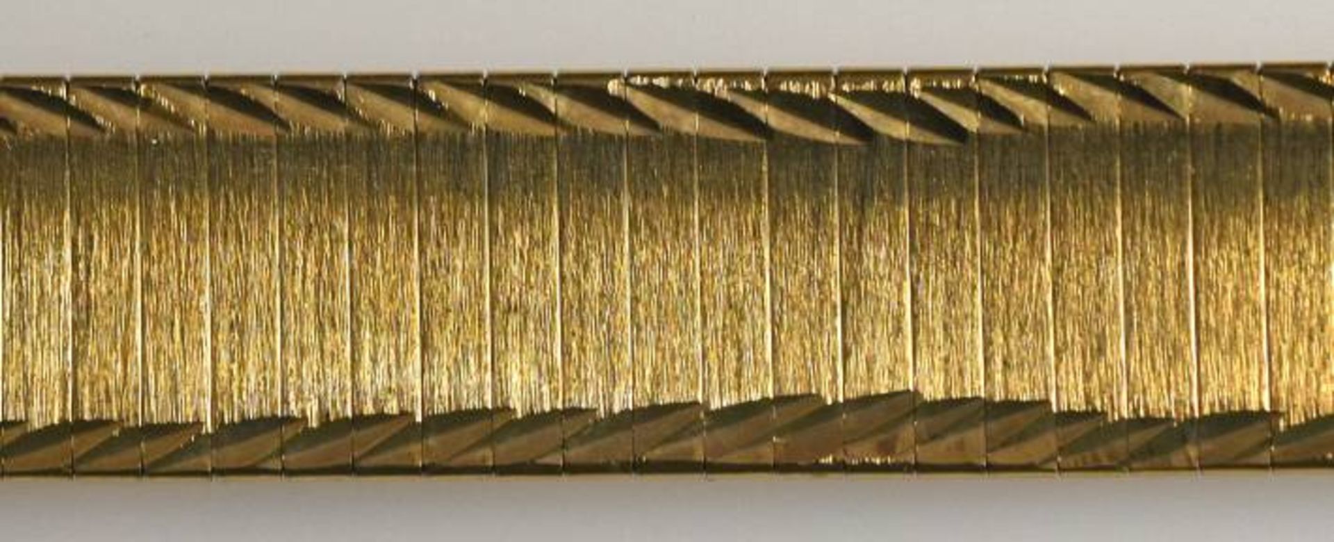 ARMBAND mit polierten Rändern, Steckverschluß, Sicherheitsachten, Gold 8ct, 27,7g, L 19cm - Bild 5 aus 5