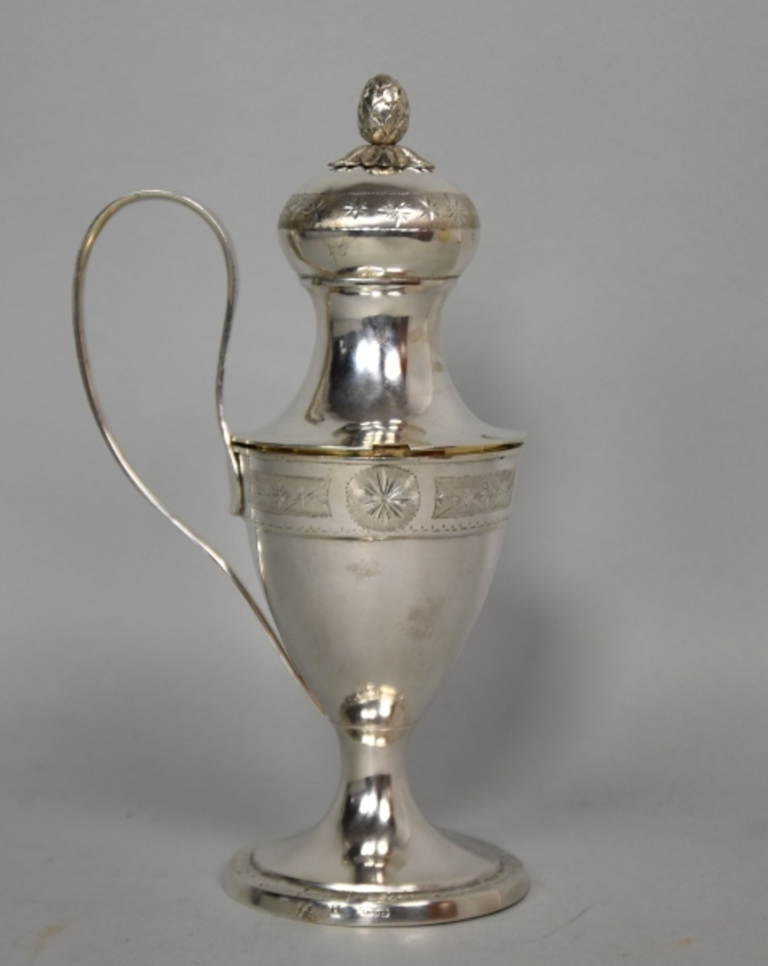 BEHÄLTER zum Aufklappen, in Form eines Pokals, auf runder Basis, Umrandung mit Blütendekor, - Image 4 of 7