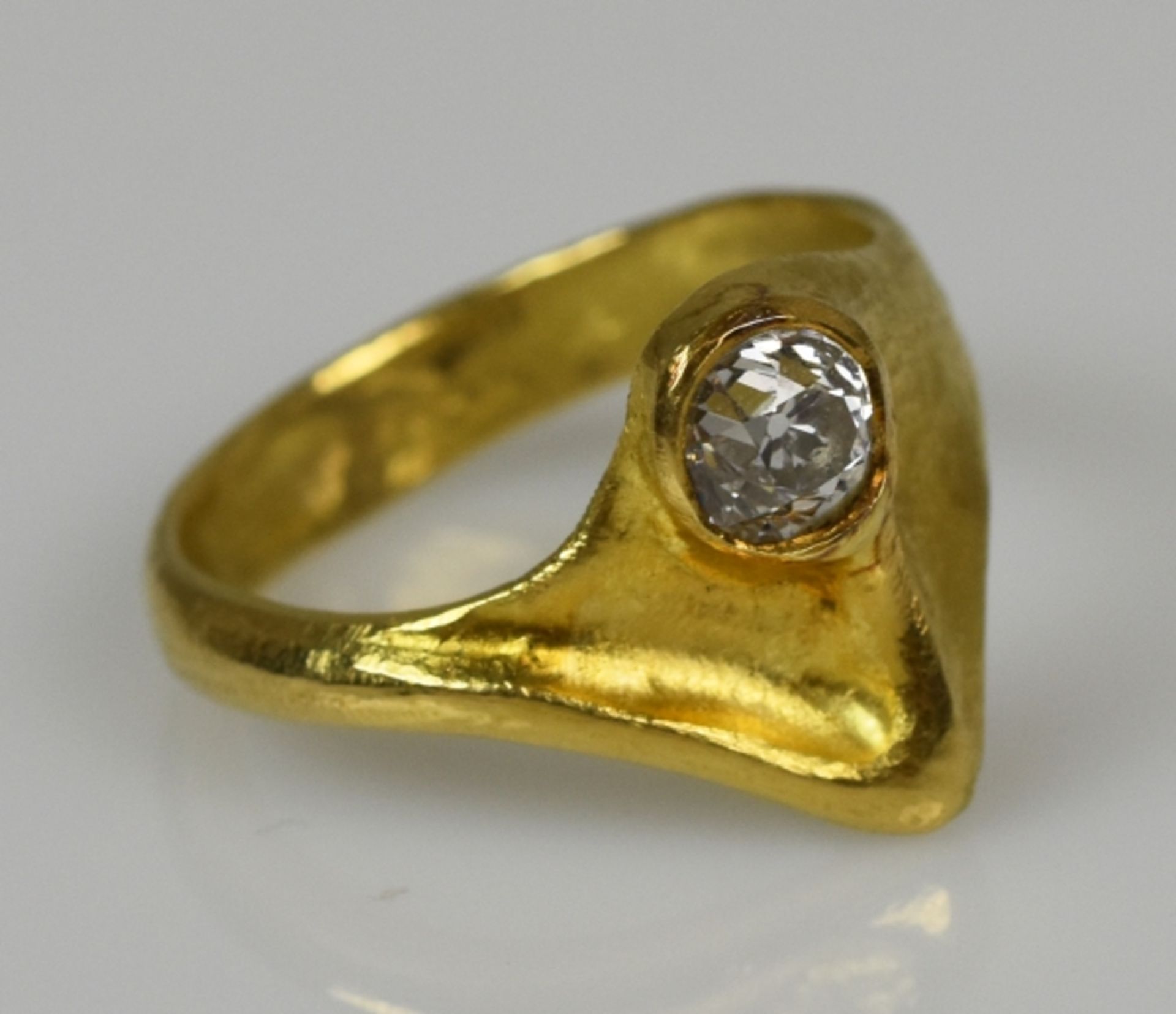 BAZAK-RING Solitär-Diamant, Altschliff um 0,3ct, in moderner Gelbgoldfassung 18ct, Unikat,