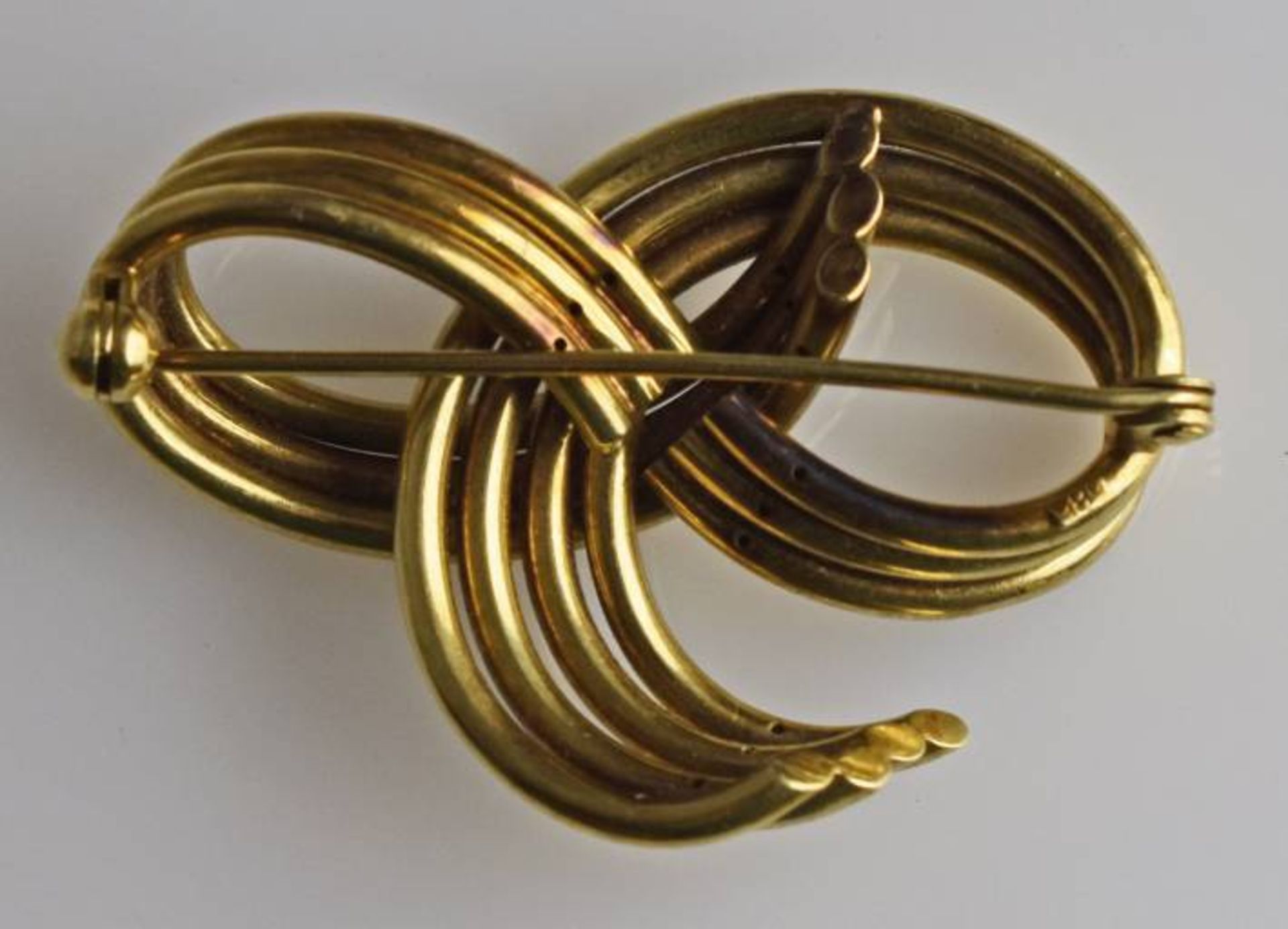 BROSCHE Knoten aus drei Bänder, Gelbgold 14ct, 9,8g, L 4cm - Bild 3 aus 3