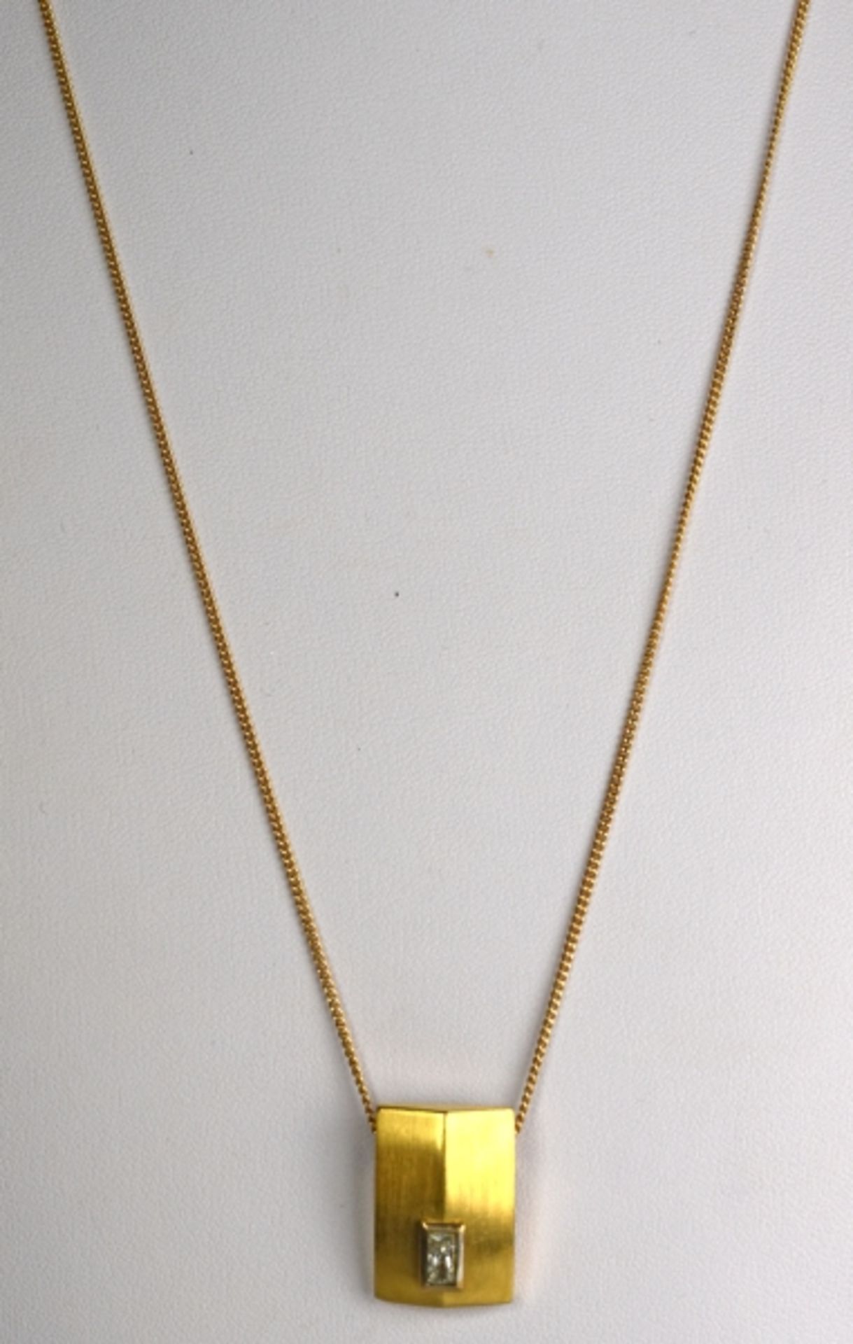 ANHÄNGER an Kette, rechteckiger Anhänger mit weissem geschliffenem Stein Gold 8ct (5,5g) 21x15mm, an - Bild 2 aus 3