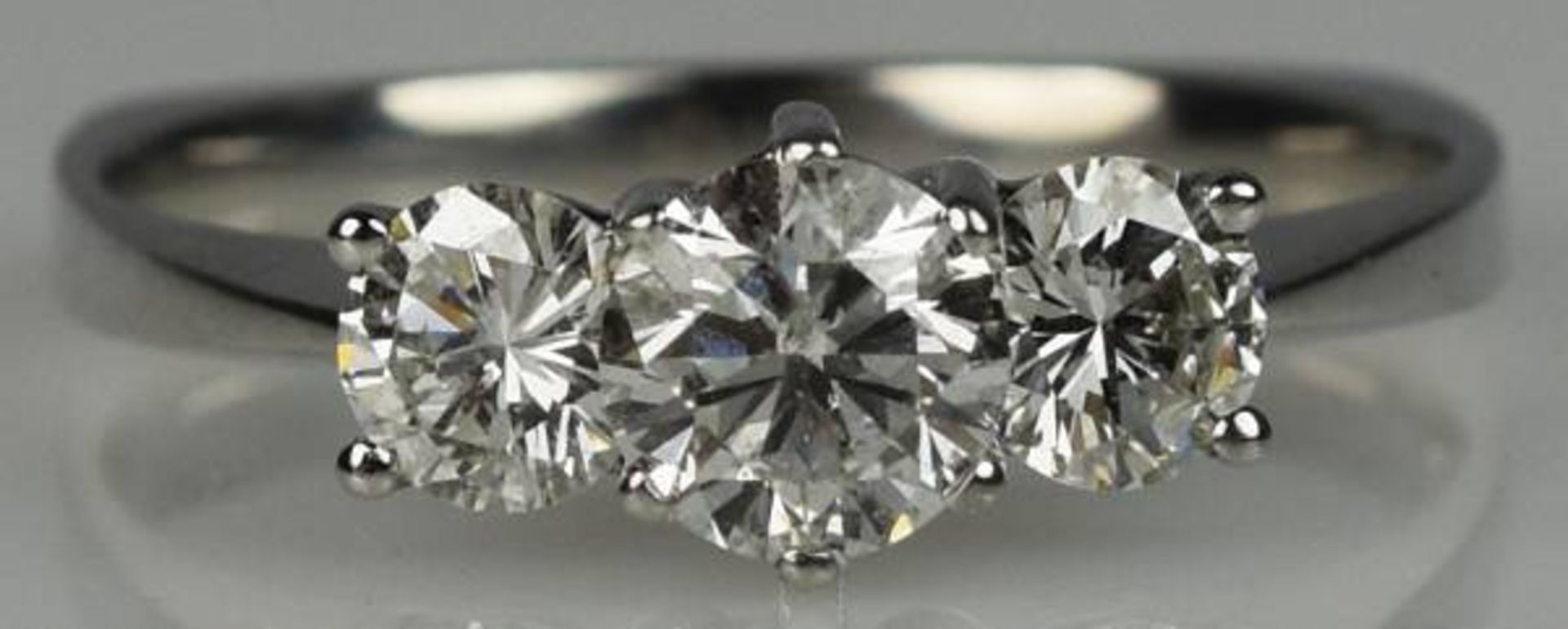 BRILLANTRING 3 Brillanten, gesamt um 1 ct, w, si, Meisterpunze, Weissgold 18ct, Gr. 55BRILLANTRING