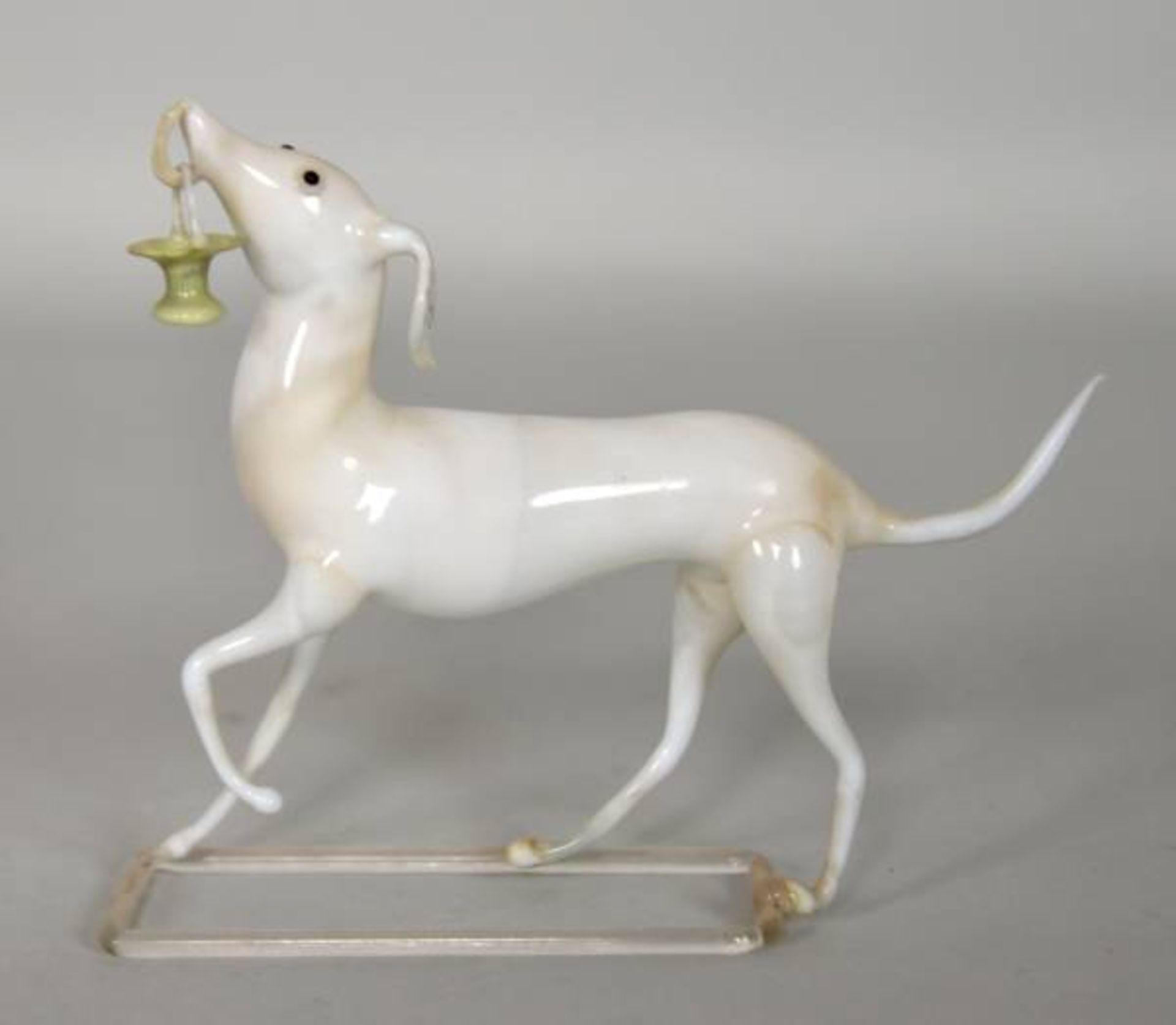 ZWEI TIERE plastischer Hund und Hirsch, weiß und Silber auf schmalem Stand, Gablonzer Arbeit, umZWEI - Bild 3 aus 3