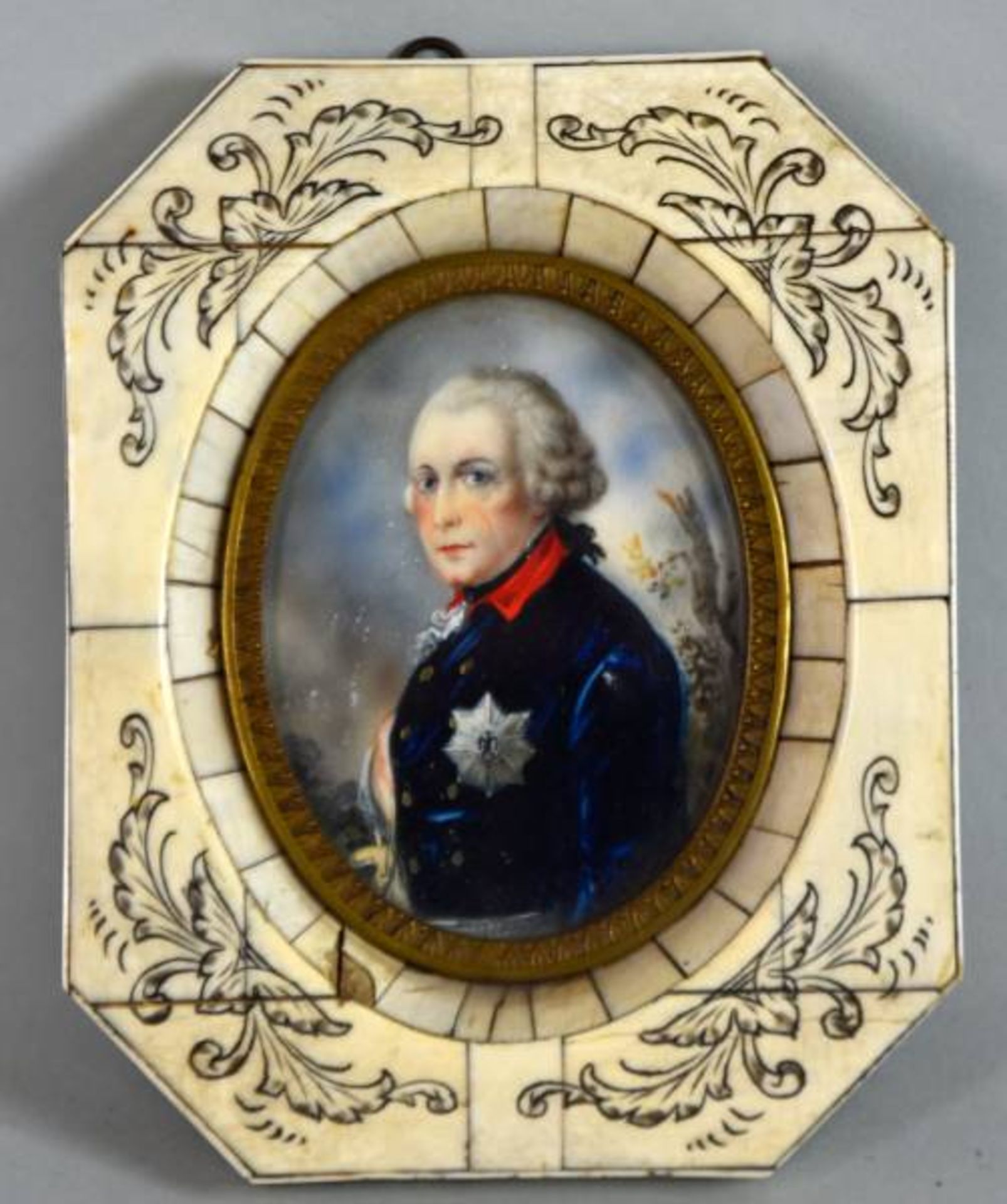 MINIATUR oval, Portrait von Friedrich II von Preußen (Friedrich der Große) in Uniform mit Orden,