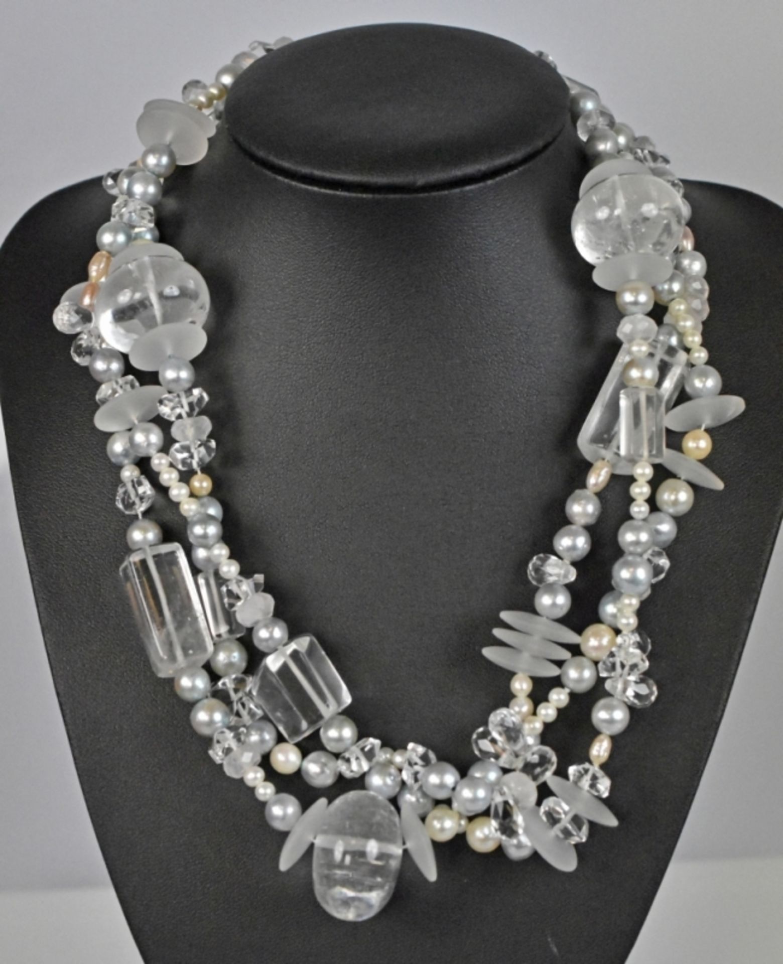 MODERNES COLLIER