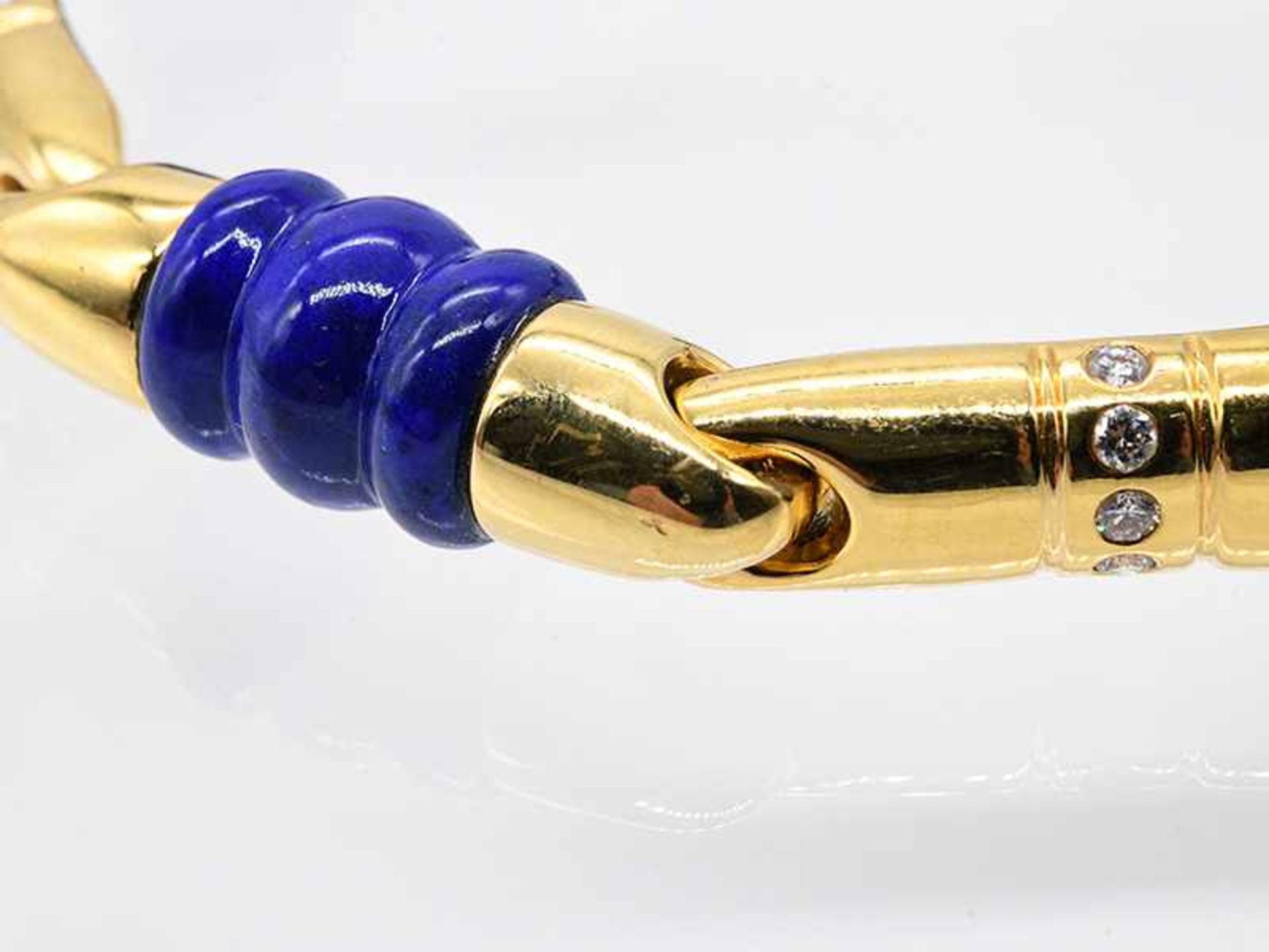 Armband mit Lapislazuli und 20 Brillanten, zusammen ca. 0,8 ct, Juweliersarbeit der Firma - Image 2 of 4