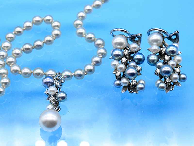 Paar Ohrgehänge und Perlencollier mit Anhänger, verschiedenfarbige Perlen und Brillanten, zusammen - Image 3 of 3