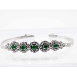 Armband mit 5 Smaragden, zusammen ca. 0,8 ct und 42 Brillanten, zusammen ca. 1,5 ct,