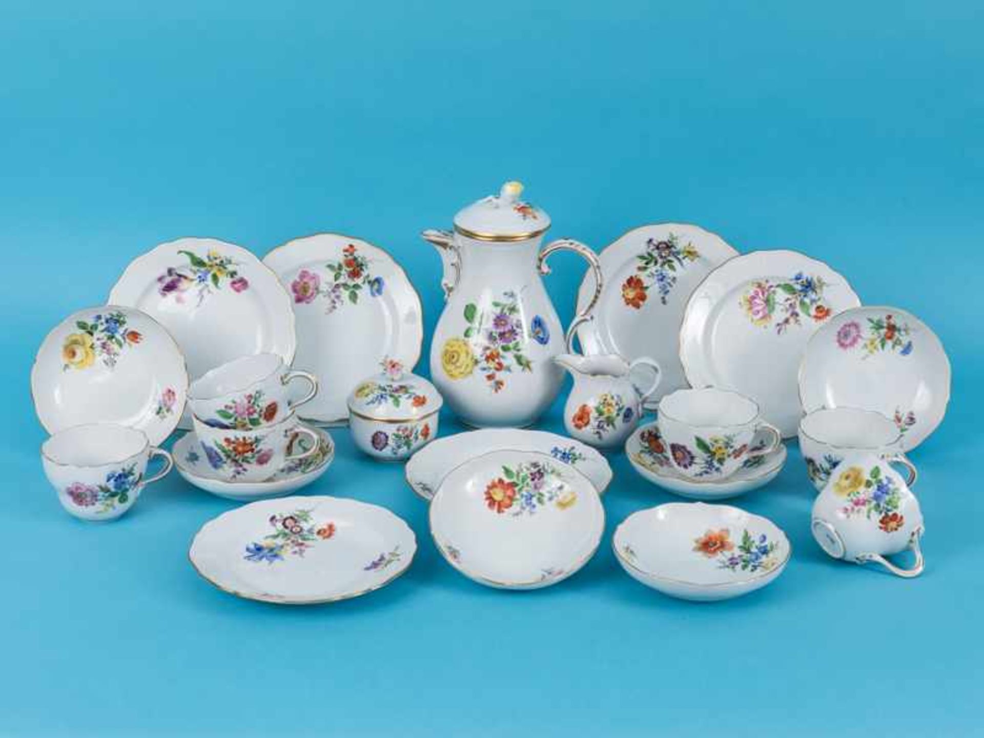 21-tlg. Kaffeeservice f. 6 Personen, "Deutsche Blume/Blume 4", Meissen, 20. Jh. Weißporzellan mit