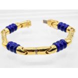 Armband mit Lapislazuli und 20 Brillanten, zusammen ca. 0,8 ct, Juweliersarbeit der Firma